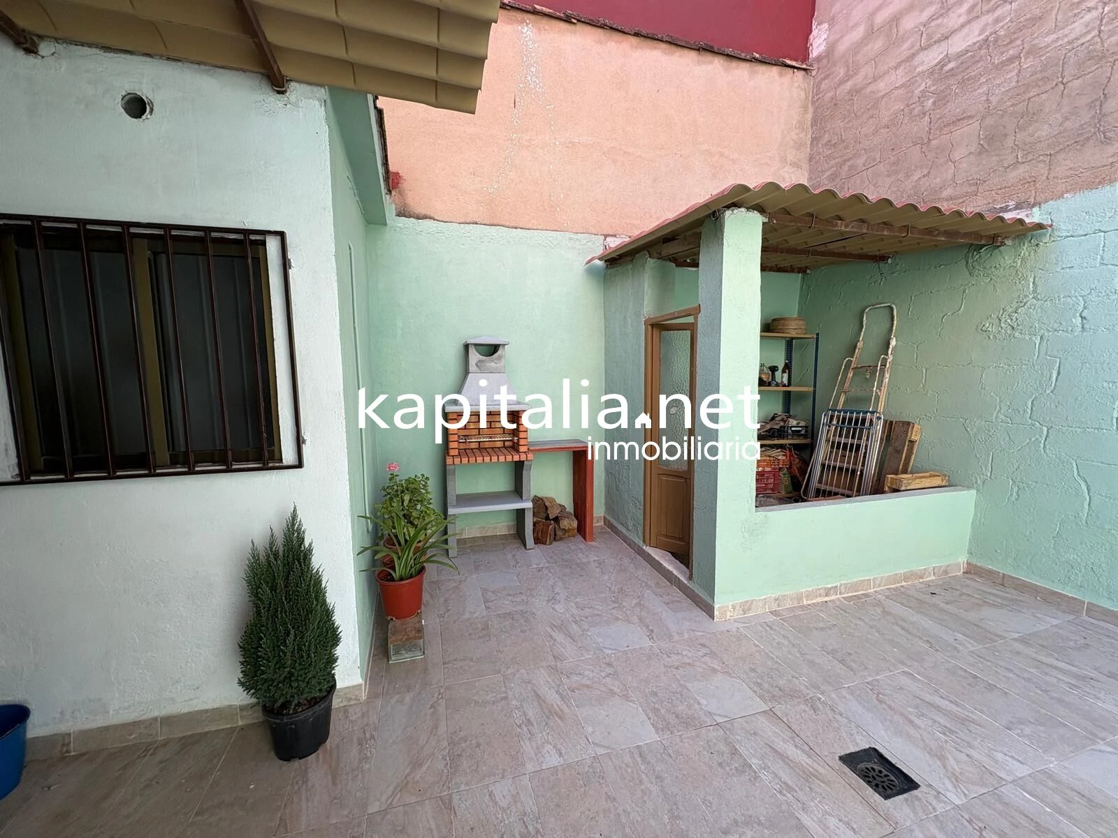 ESTUPENDA CASA A LA VENTA LISTA PARA ENTRAR A VIVIR CON GRAN PATIO Y TERRAZA EN LA LLOSA DE RANES