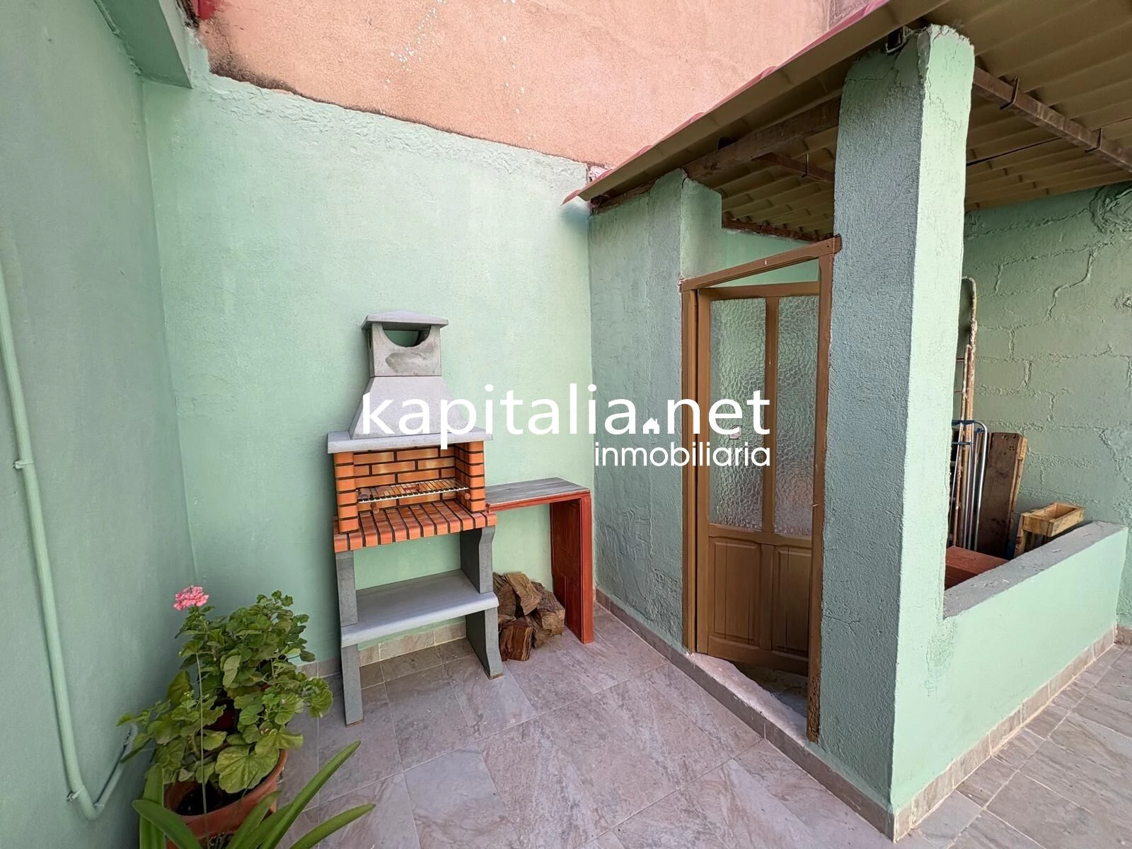 ESTUPENDA CASA A LA VENTA LISTA PARA ENTRAR A VIVIR CON GRAN PATIO Y TERRAZA EN LA LLOSA DE RANES