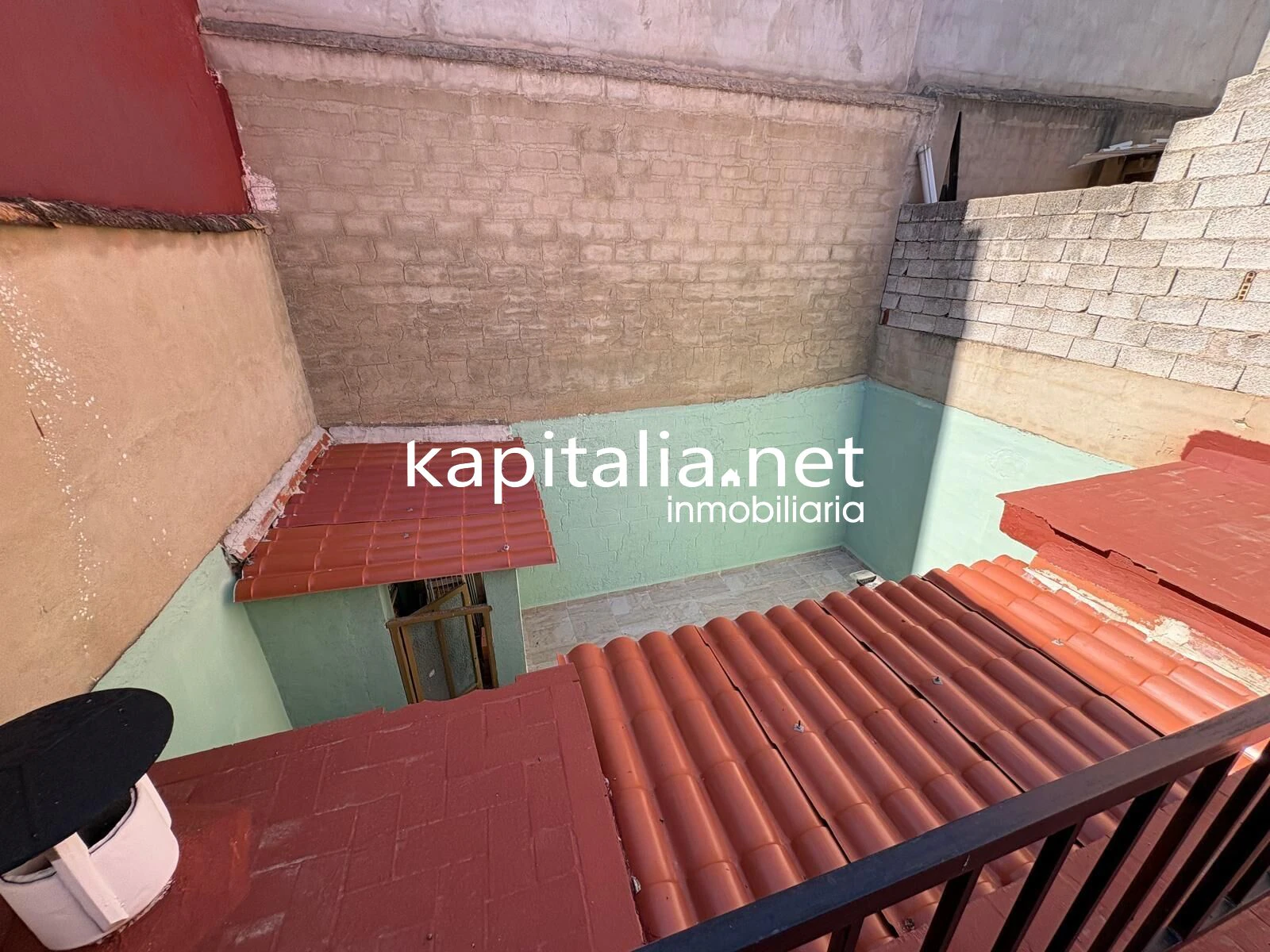 ESTUPENDA CASA A LA VENTA LISTA PARA ENTRAR A VIVIR CON GRAN PATIO Y TERRAZA EN LA LLOSA DE RANES