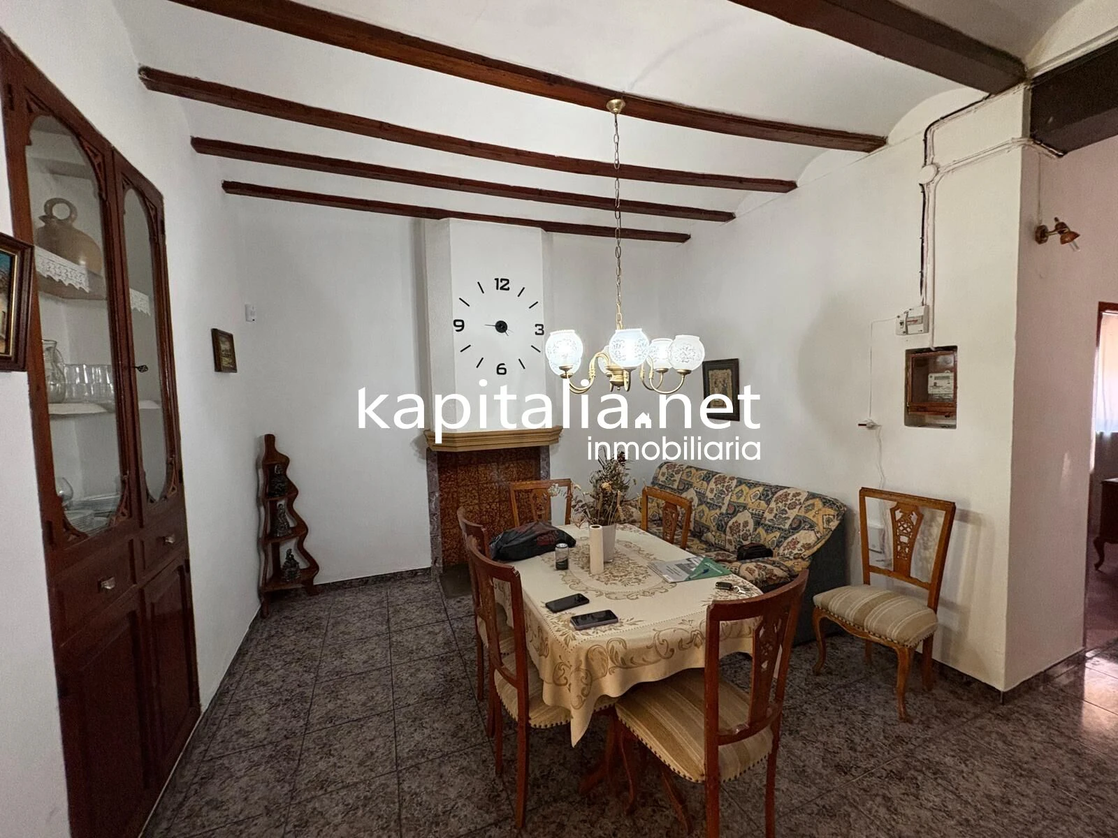 ESTUPENDA CASA A LA VENTA LISTA PARA ENTRAR A VIVIR CON GRAN PATIO Y TERRAZA EN LA LLOSA DE RANES