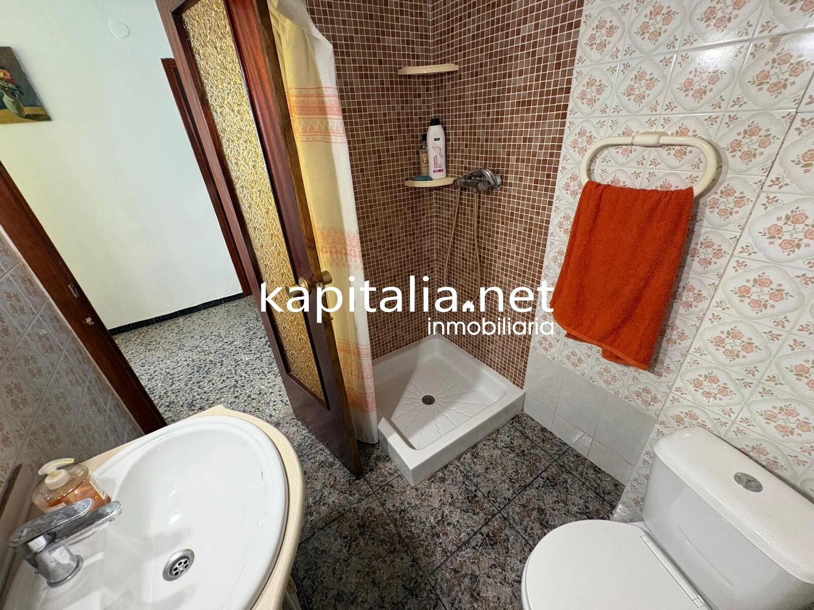 ESTUPENDA CASA A LA VENTA LISTA PARA ENTRAR A VIVIR CON GRAN PATIO Y TERRAZA EN LA LLOSA DE RANES
