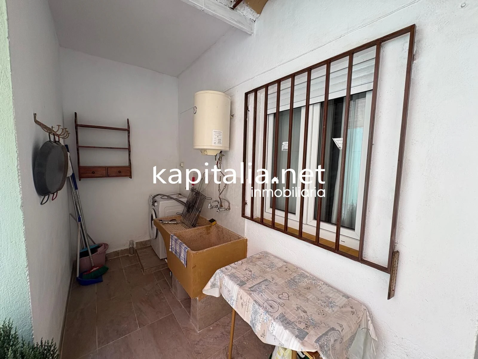 ESTUPENDA CASA A LA VENTA LISTA PARA ENTRAR A VIVIR CON GRAN PATIO Y TERRAZA EN LA LLOSA DE RANES
