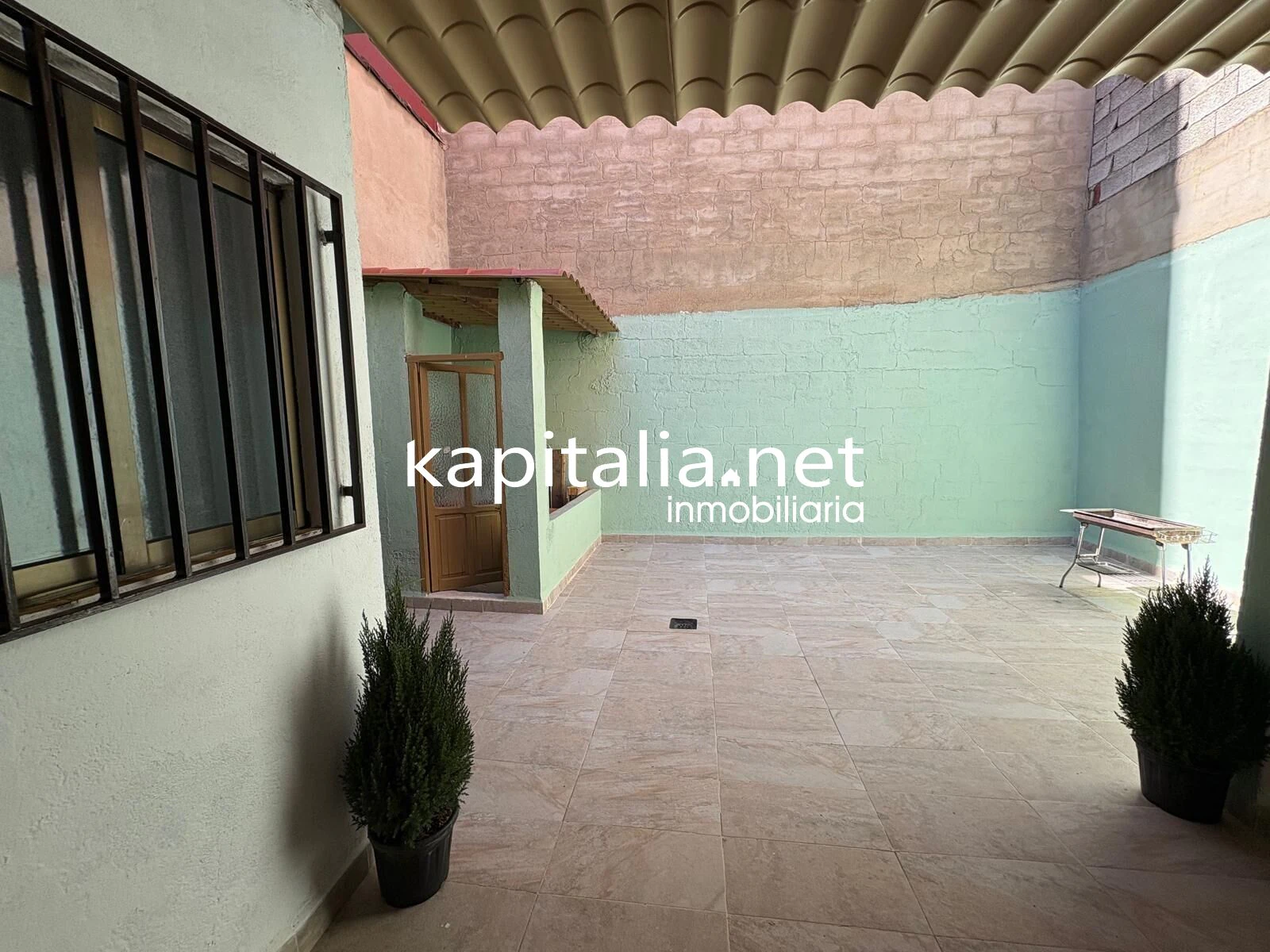 ESTUPENDA CASA A LA VENTA LISTA PARA ENTRAR A VIVIR CON GRAN PATIO Y TERRAZA EN LA LLOSA DE RANES