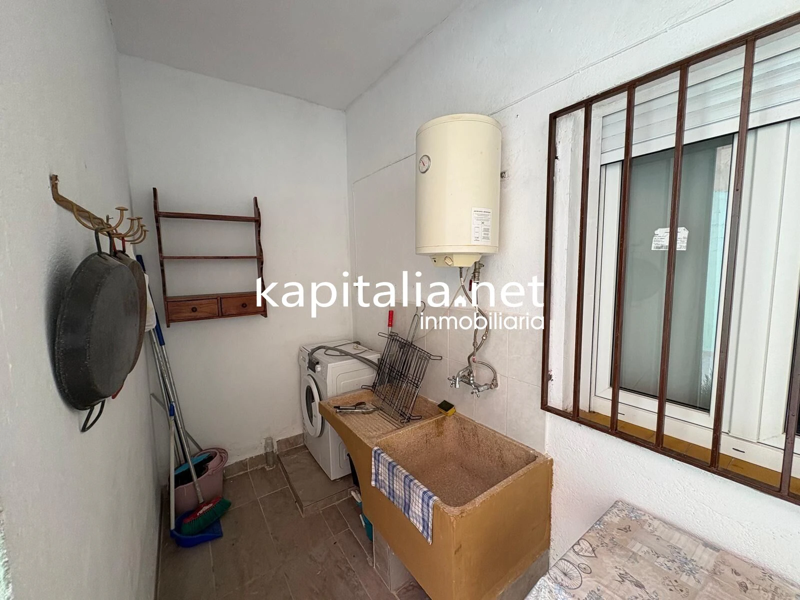 ESTUPENDA CASA A LA VENTA LISTA PARA ENTRAR A VIVIR CON GRAN PATIO Y TERRAZA EN LA LLOSA DE RANES