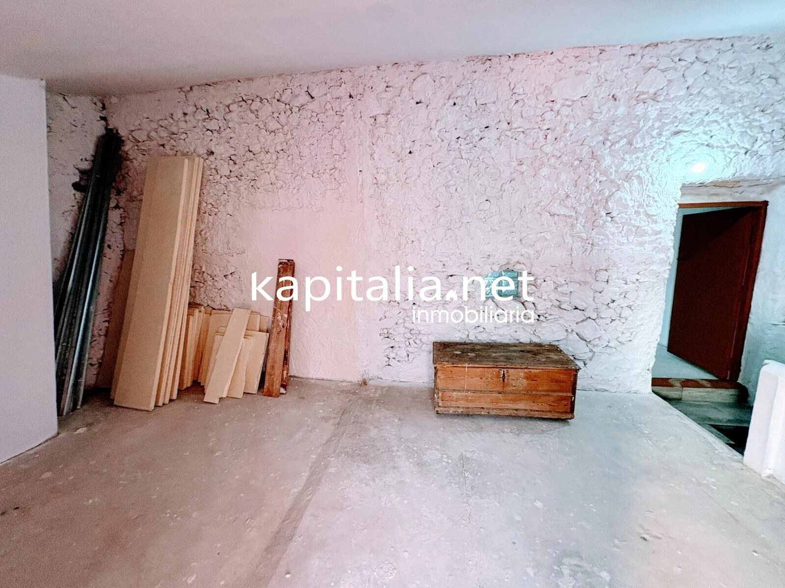 ESTUPENDA CASA A LA VENTA LISTA PARA ENTRAR A VIVIR CON GRAN PATIO Y TERRAZA EN LA LLOSA DE RANES