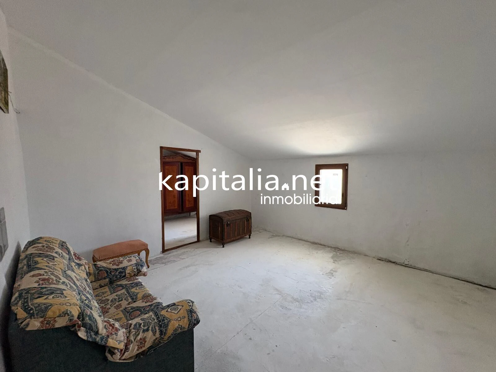 ESTUPENDA CASA A LA VENTA LISTA PARA ENTRAR A VIVIR CON GRAN PATIO Y TERRAZA EN LA LLOSA DE RANES