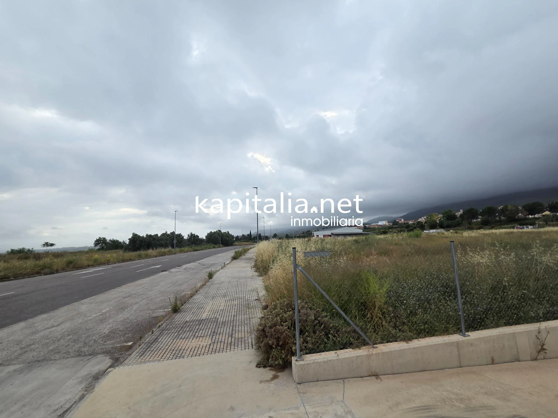 Parcela industrial urbanizada a la venta en Ontinyent