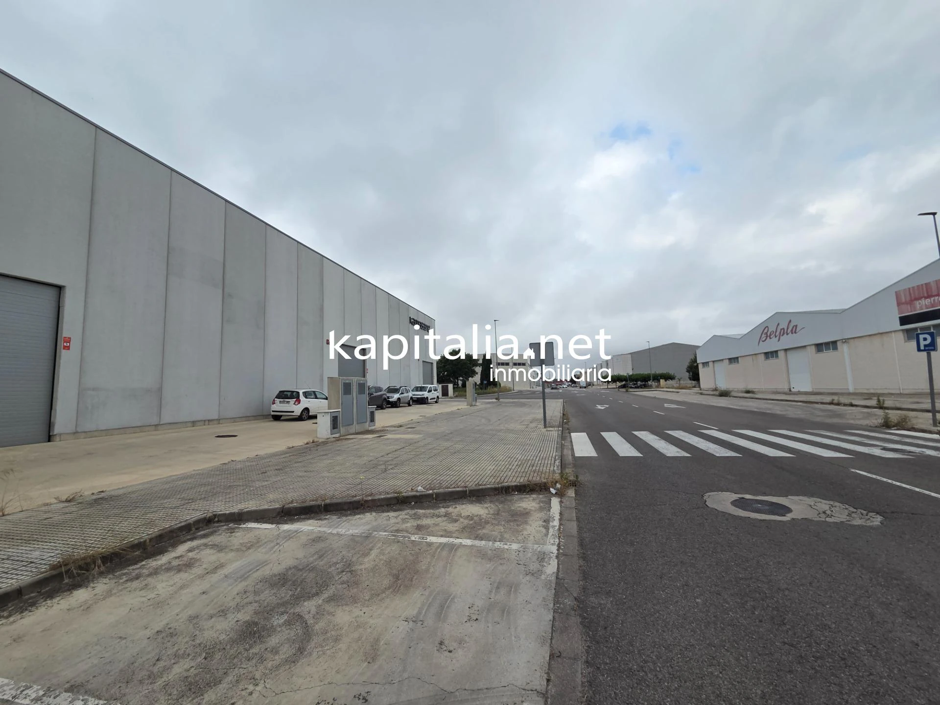 Parcela industrial urbanizada a la venta en Ontinyent