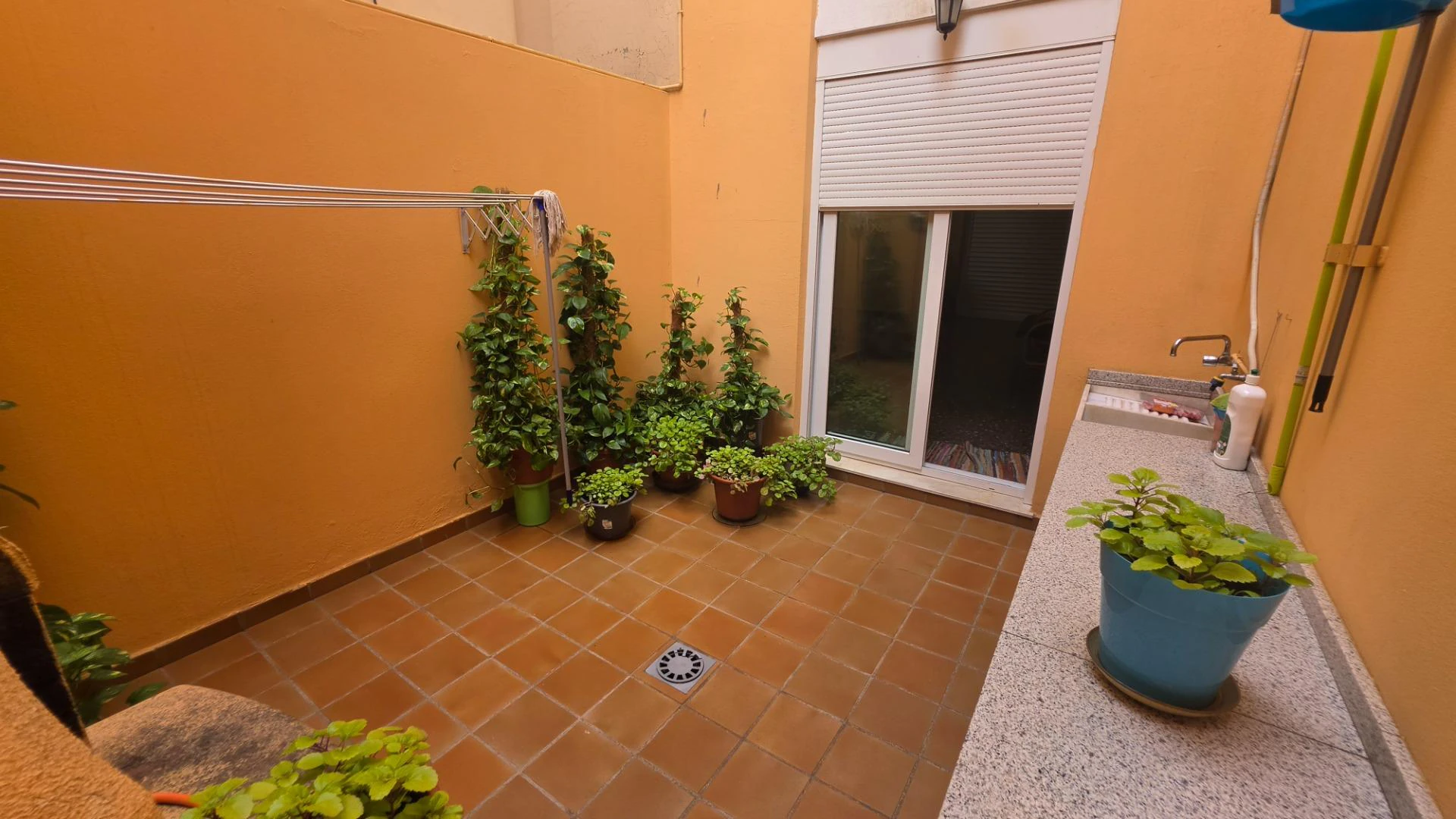 Amplia casa adosada en Ontinyent!!! con terraza y excelentes vistas!!!