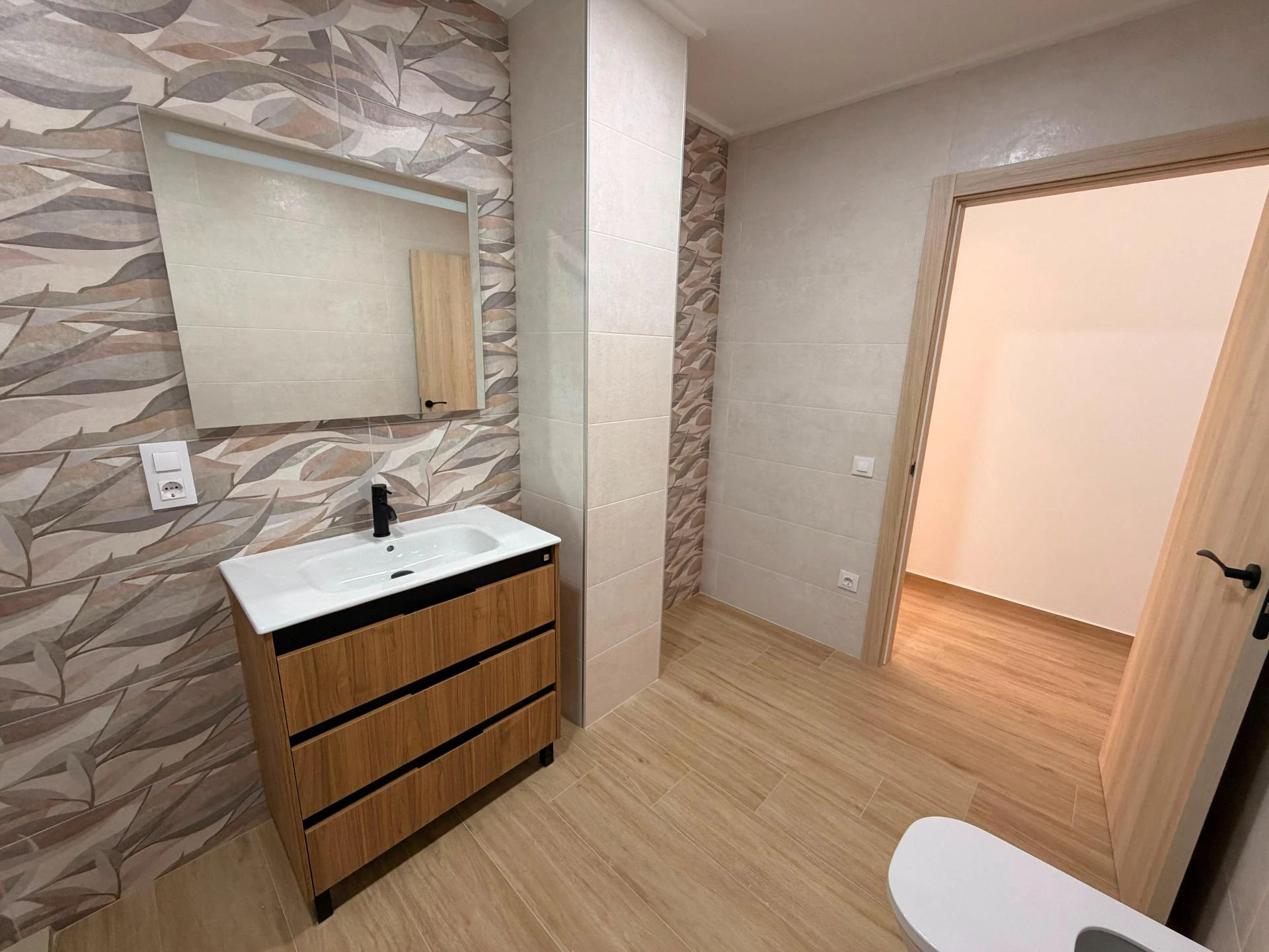 VIVIENDA SITUADA EN PLANTA BAJA, TOTALMENTE REFORMADA!!!