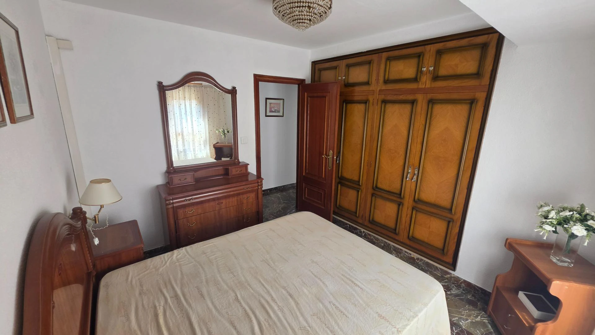 OPORTUNIDAD!!!! VIVIENDA A LA VENTA JUNTO A LA PLAZA CONCEPCIÓN!!!