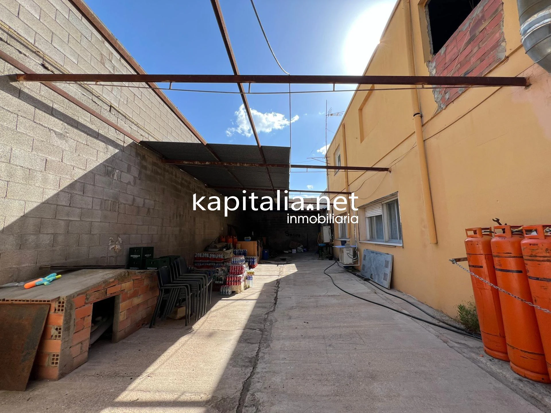Local/restaurante a la venta La Canyada.