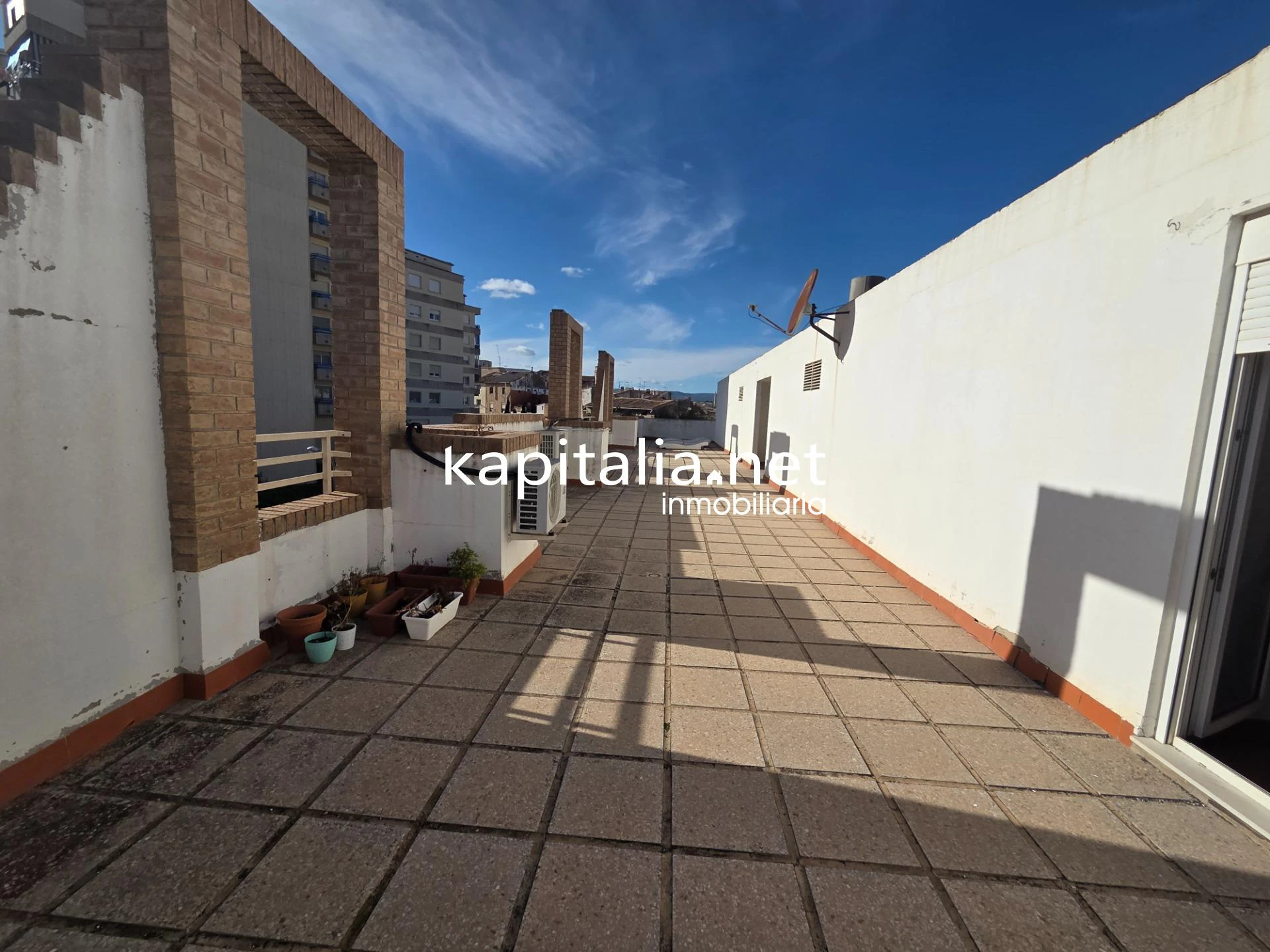 Piso Dúplex Reformado con Terraza Propia a la venta en Ontinyent
