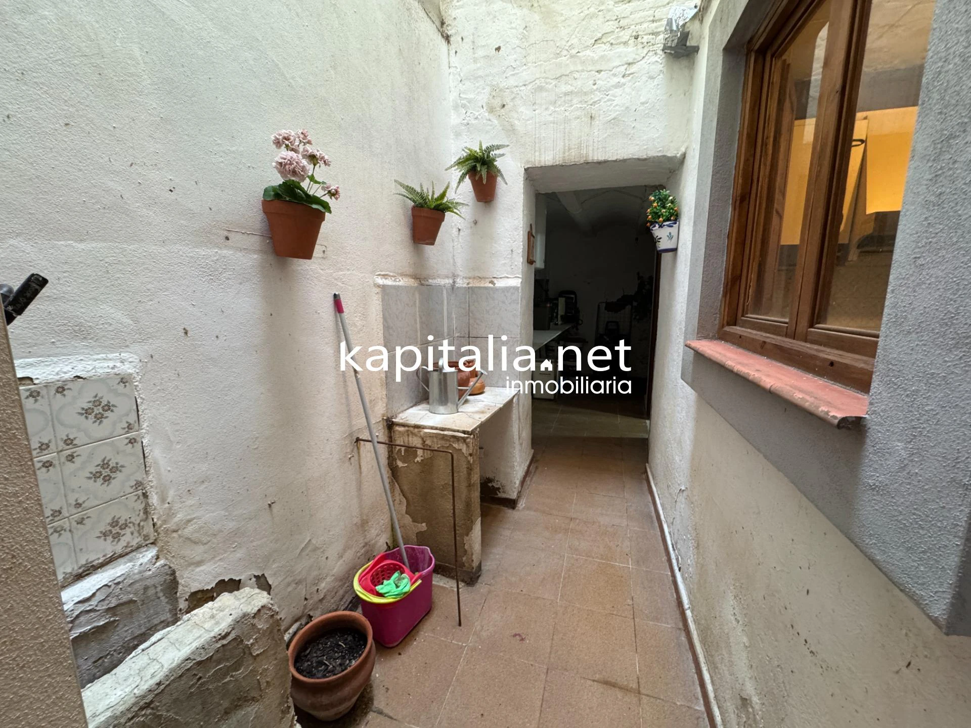 Casa de tres plantas a la venta en Ontinyent