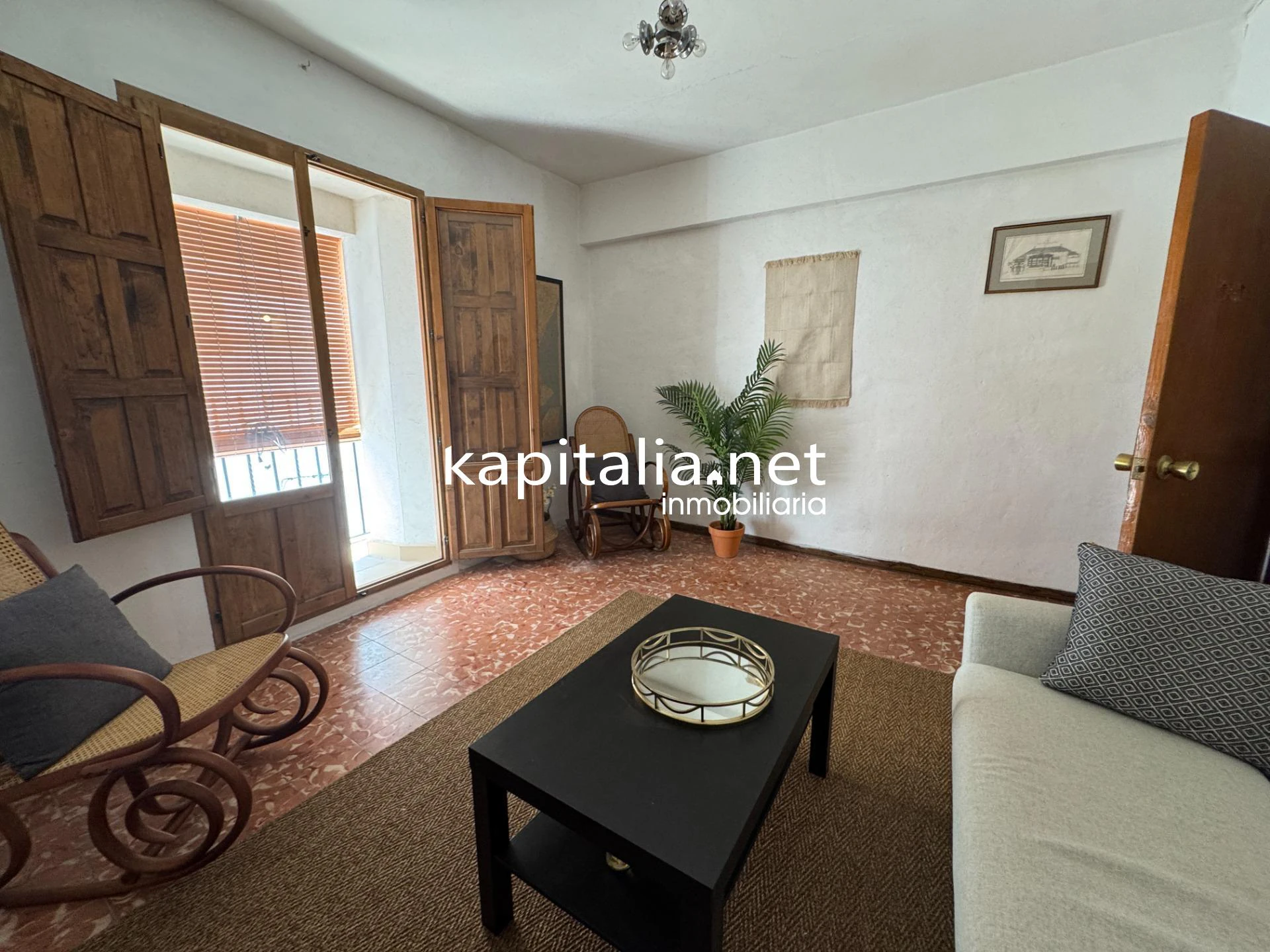 Casa de tres plantas a la venta en Ontinyent