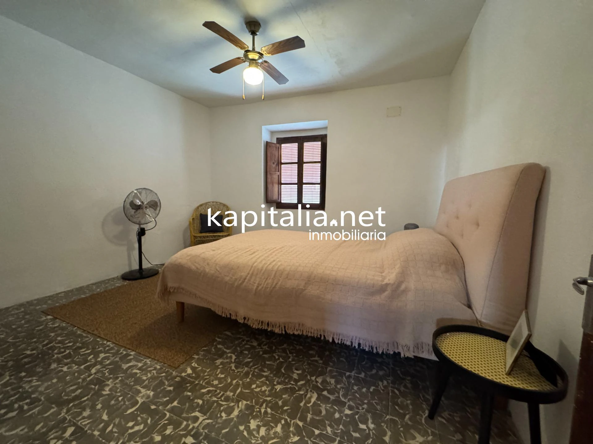 Casa de tres plantas a la venta en Ontinyent