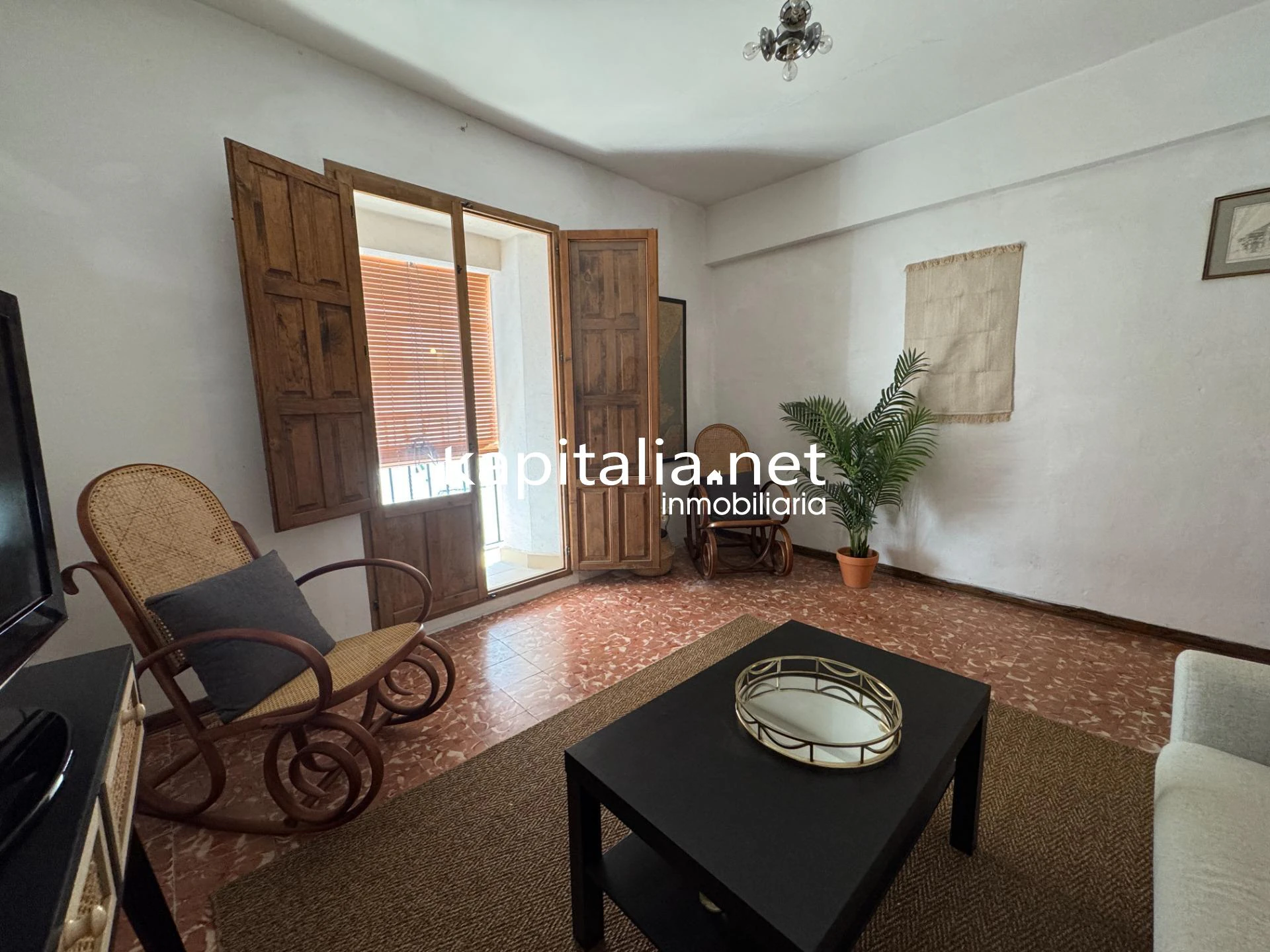 Casa de tres plantas a la venta en Ontinyent