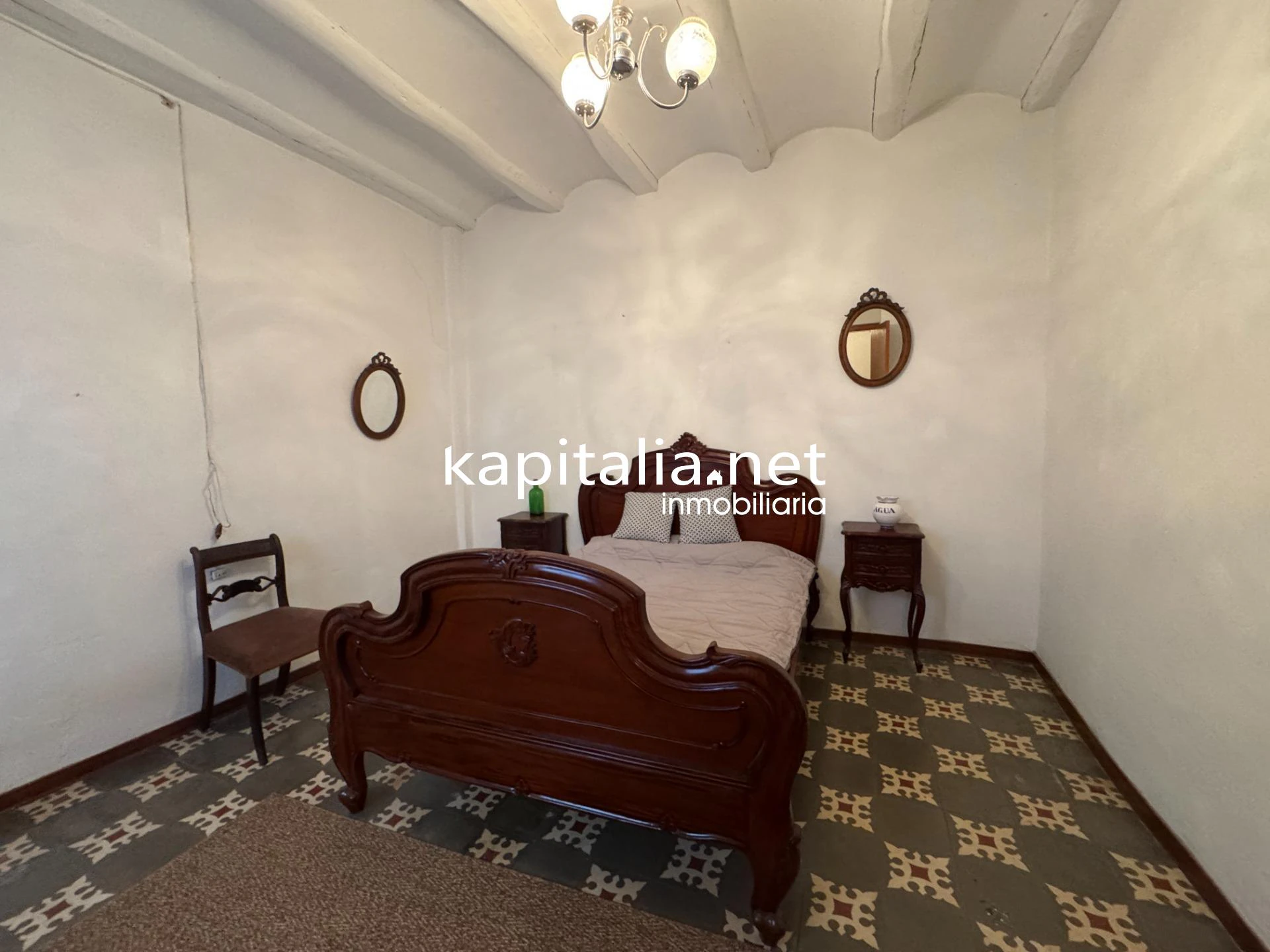Casa de tres plantas a la venta en Ontinyent