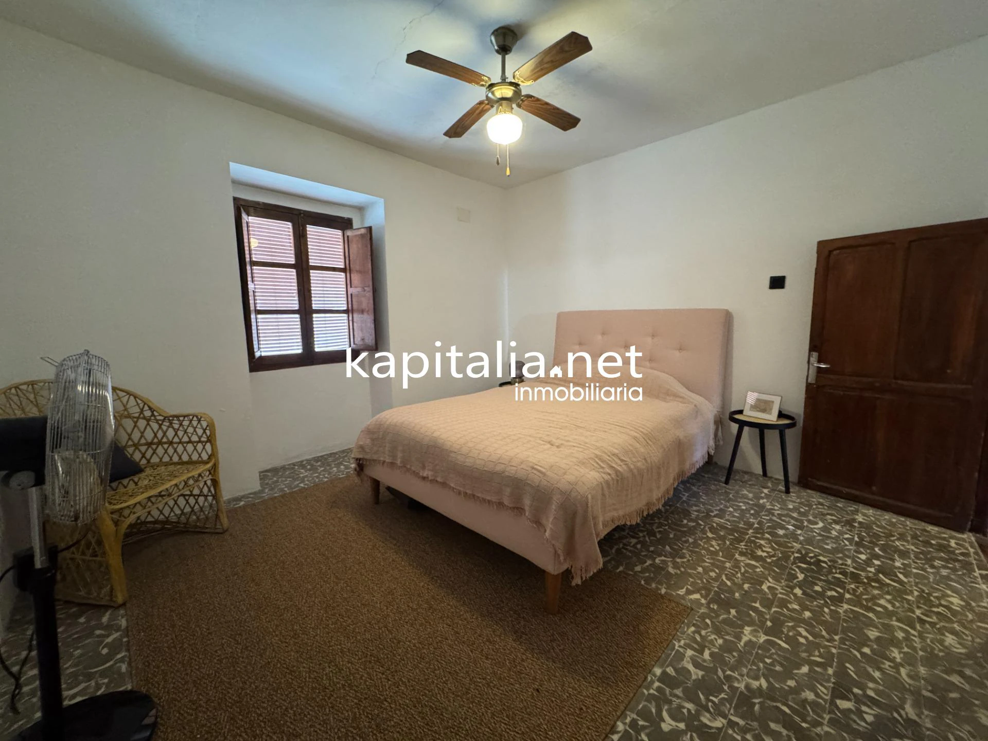 Casa de tres plantas a la venta en Ontinyent
