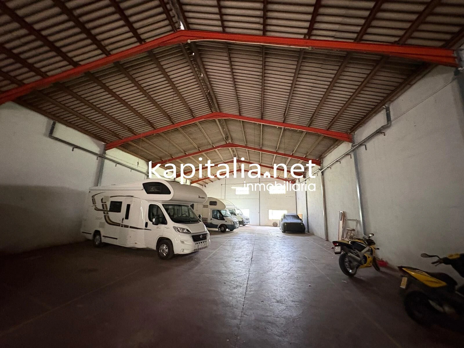 NAVE EN SOLAR URBANO RESIDENCIAL A LA VENTA EN ALCUDIA DE CRESPINS