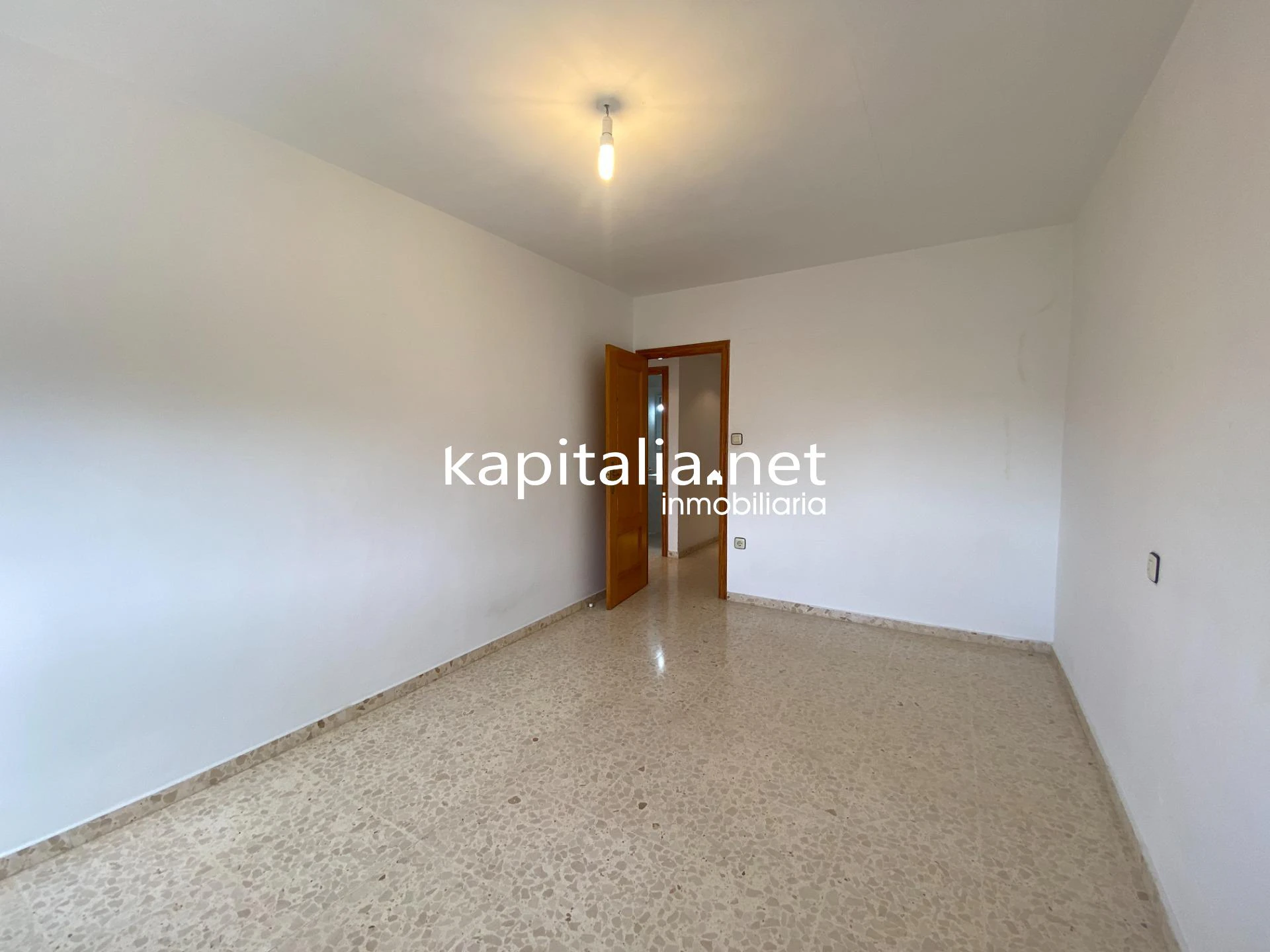 Amplio y luminoso piso en VENTA en La Bola, Xàtiva, con garaje y trastero