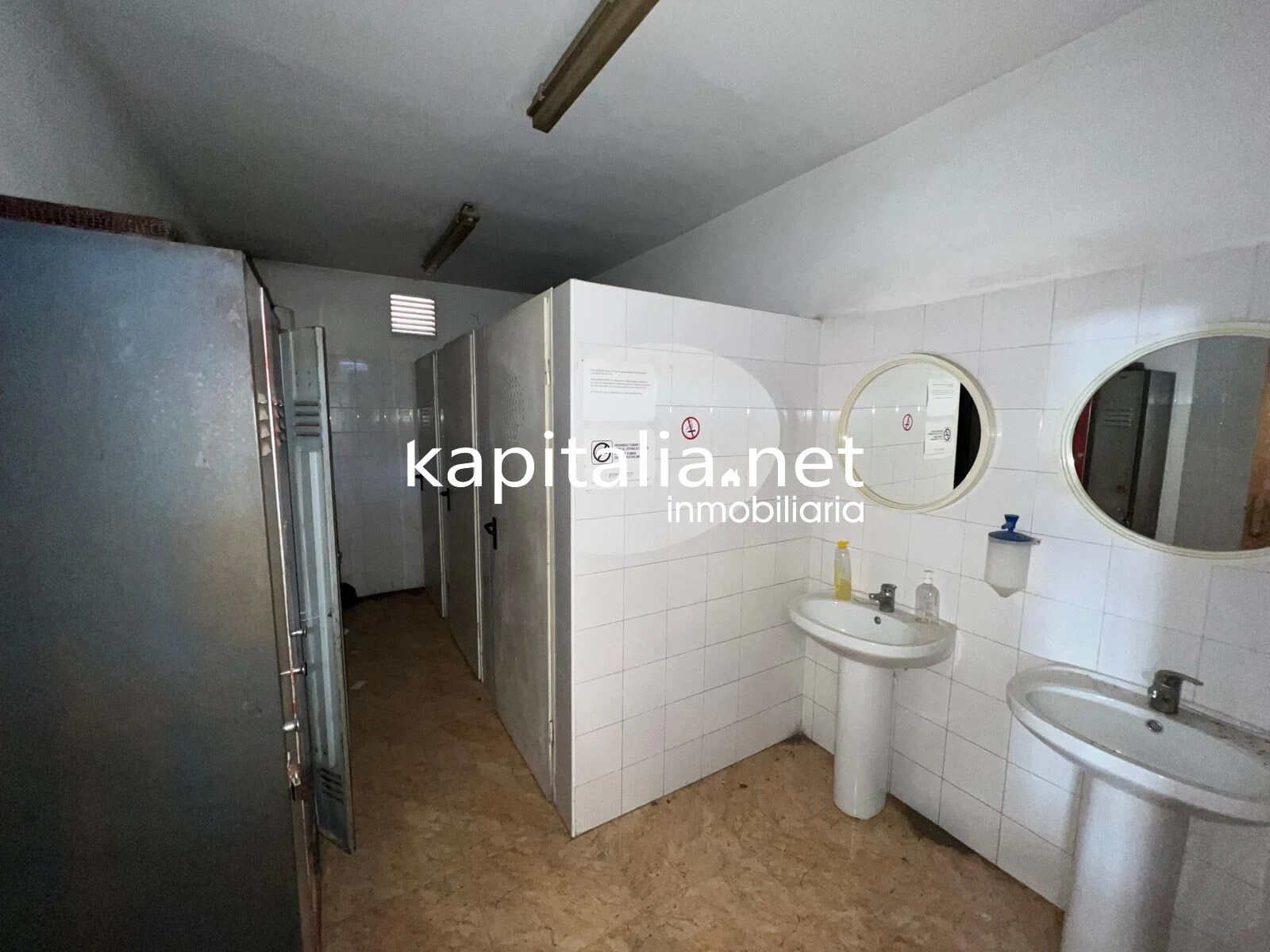 ESTUPENDA NAVE A LA VENTA EN QUATRETONDA