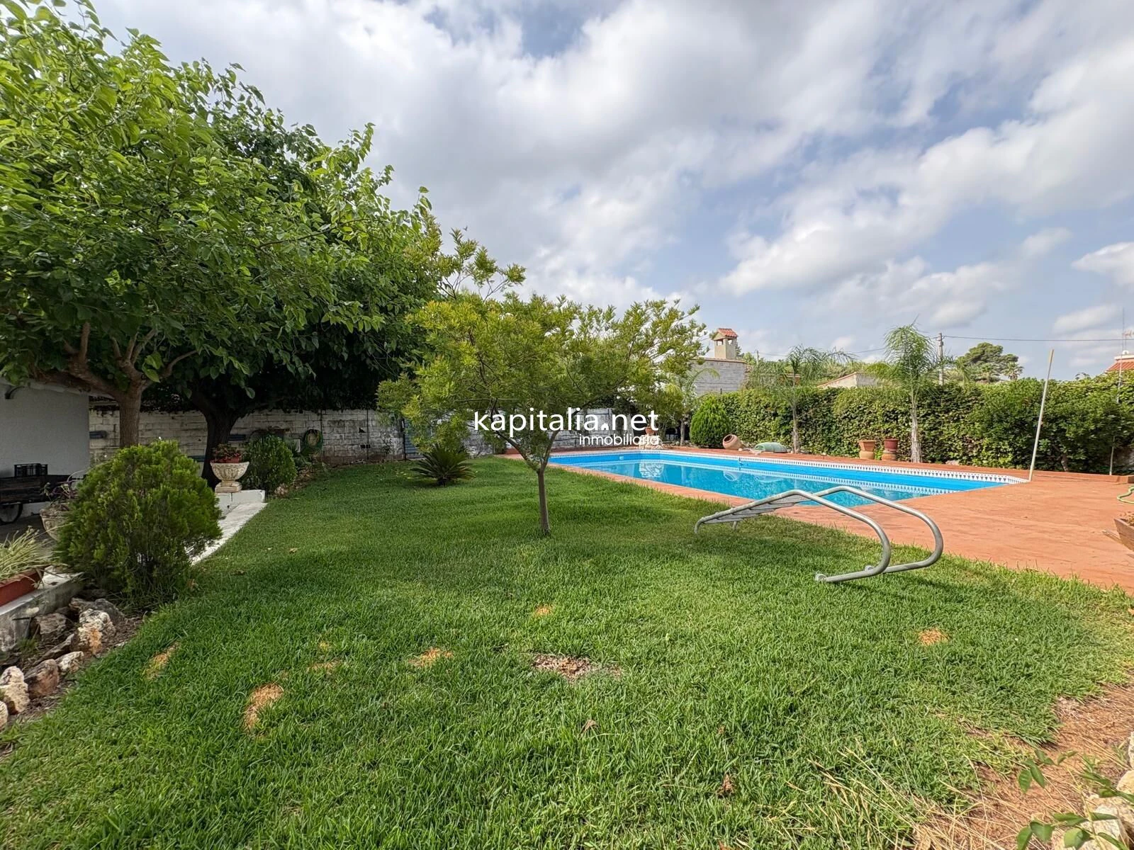 ESPECTACULAR CHALET A LA VENTA EN URBANIZACION DE CARCER