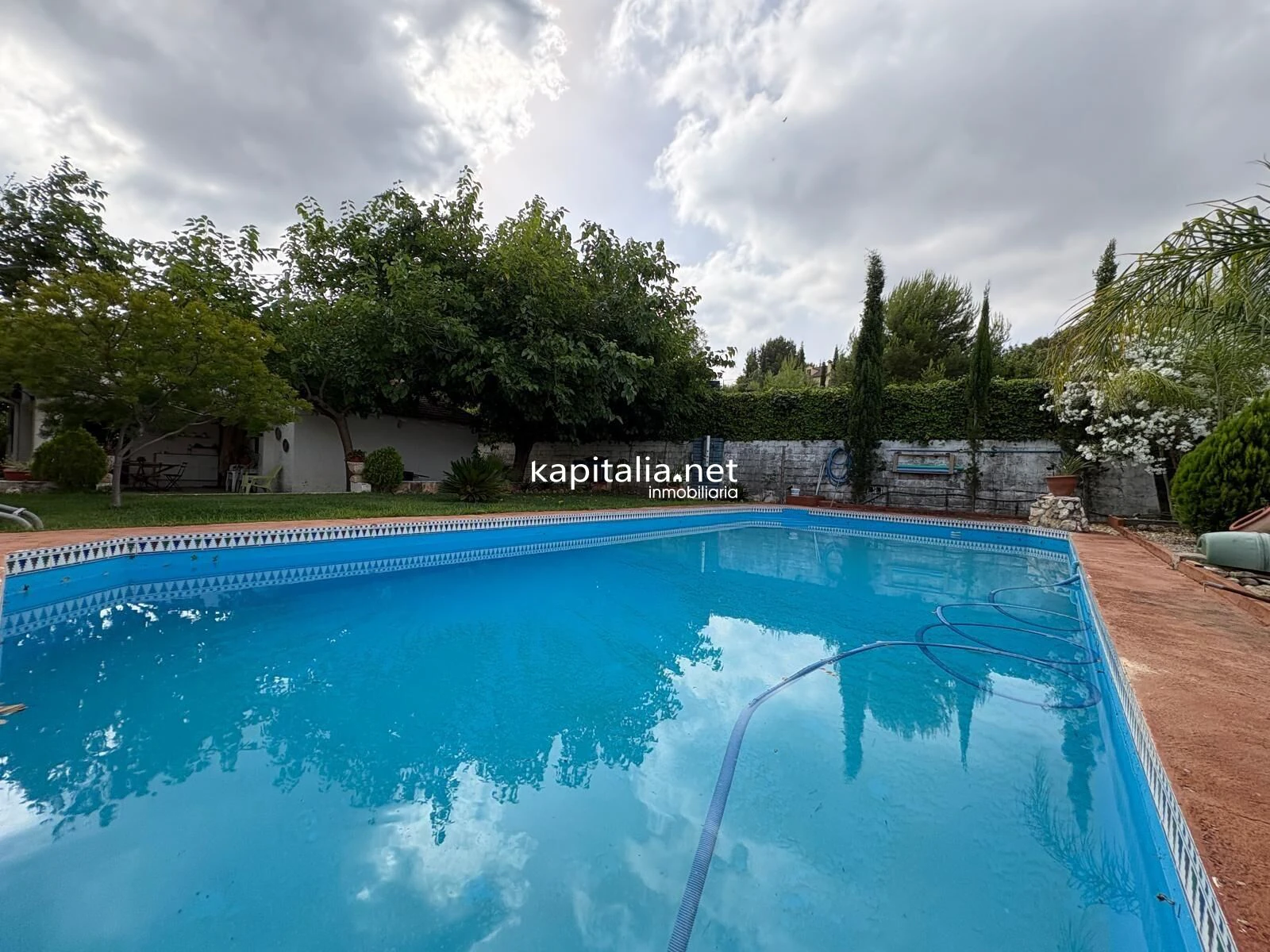 ESPECTACULAR CHALET A LA VENTA EN URBANIZACION DE CARCER