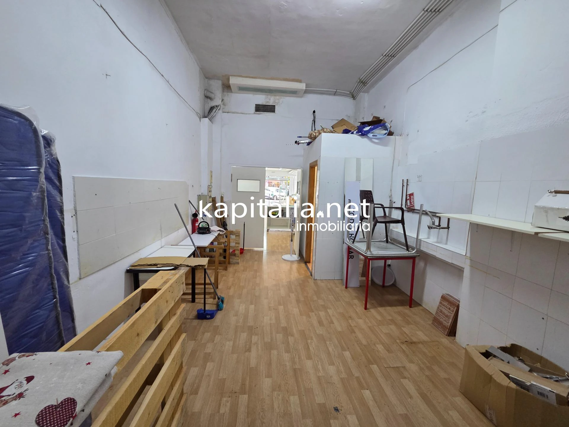 Amplio Local Comercial en Alquiler - Sant Josep, Ontinyent