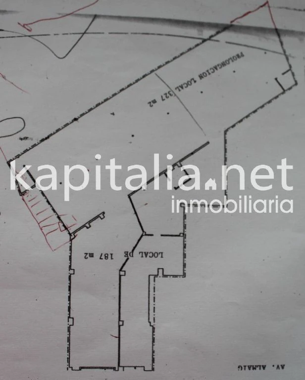 VENTA DE GRAN LOCAL COMERCIAL 187m2