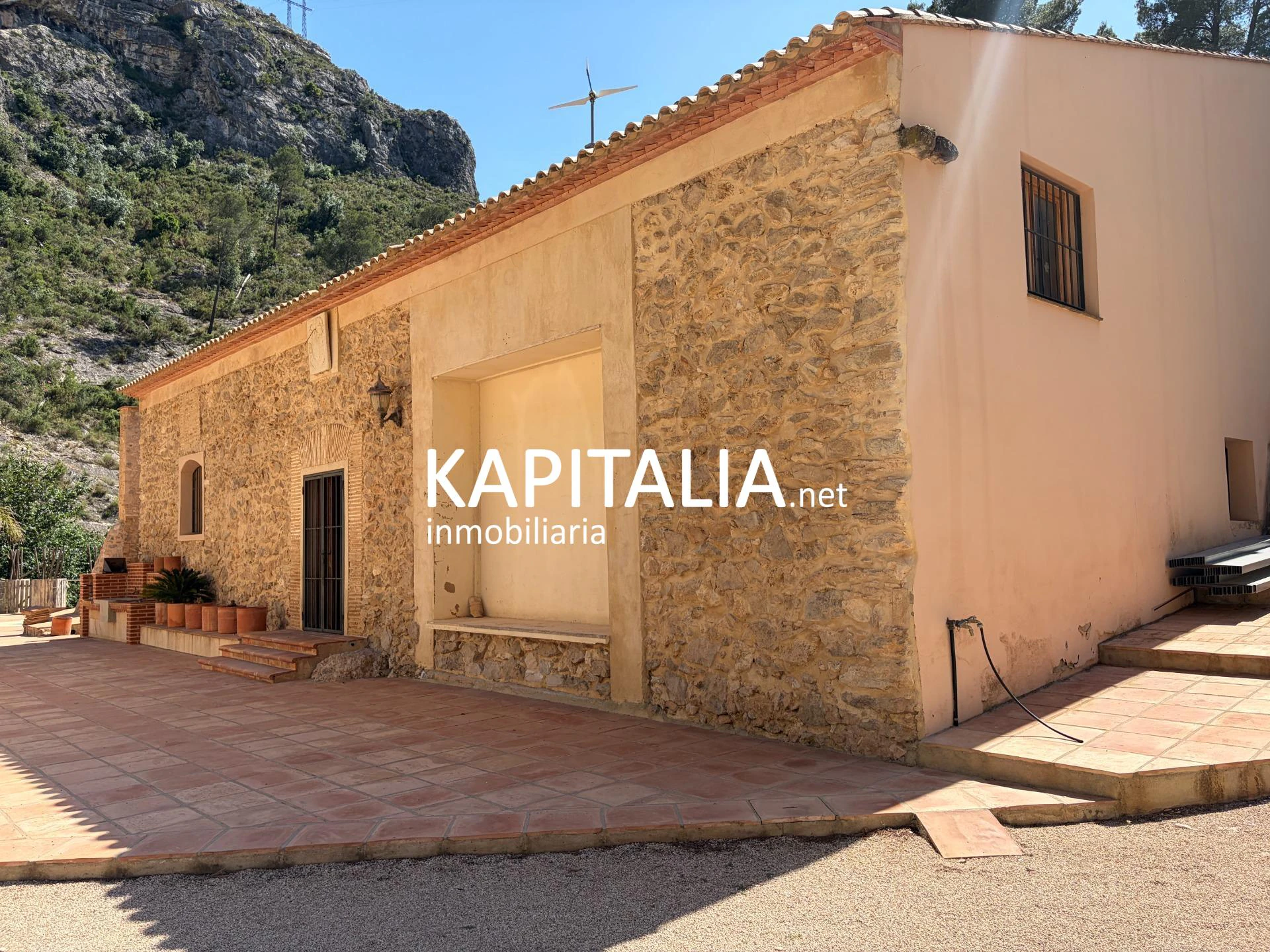 ACOGEDOR CHALET EN UN ENTORNO INMEJORABLE EN EXCLUSIVA EN KAPITALIA.