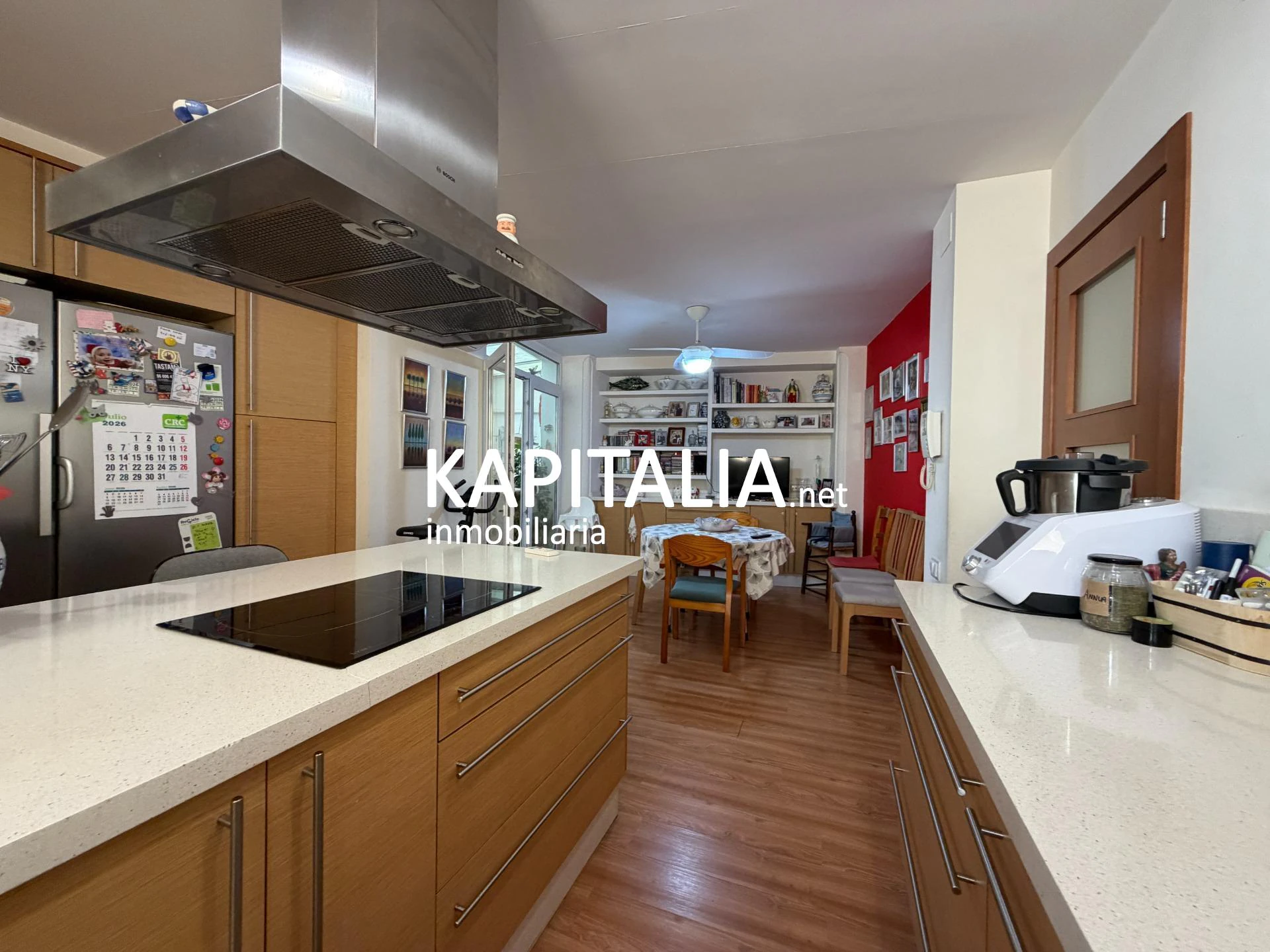 Espectacular casa con vivienda tipo dúplex muy cerca de la plaza del Ayuntamiento.