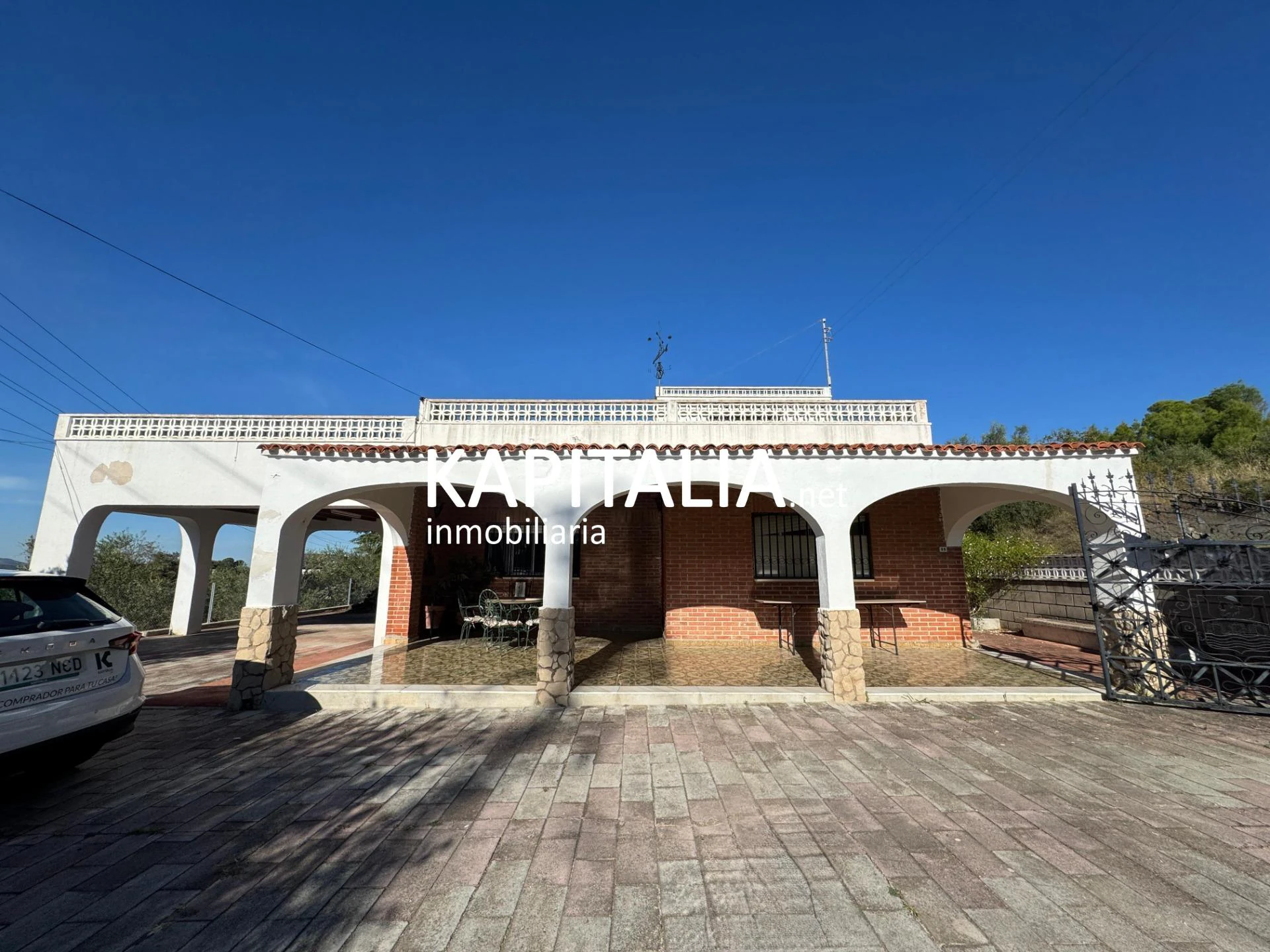 Chalet independiente en venta en Ontinyent con piscina y gran parcela (A 2 min del pueblo)