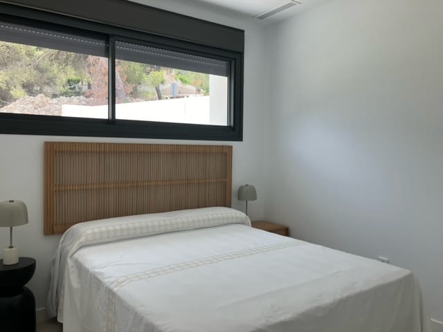 Superbe villa moderne à vendre à Moraira, meublée et prête à emménager.