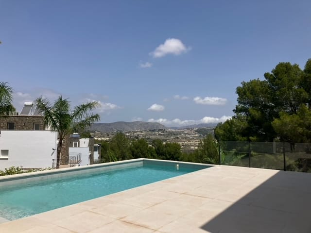 Superbe villa moderne à vendre à Moraira, meublée et prête à emménager.
