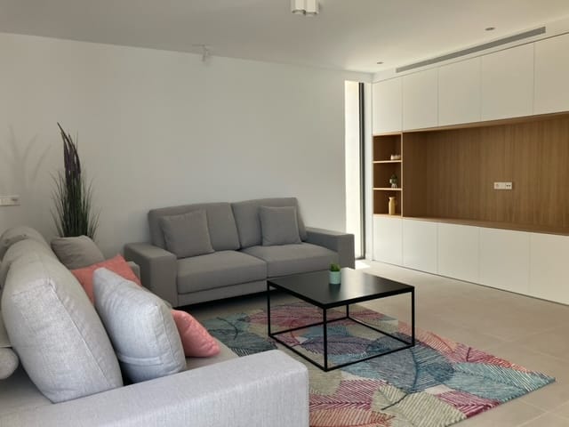 Superbe villa moderne à vendre à Moraira, meublée et prête à emménager.