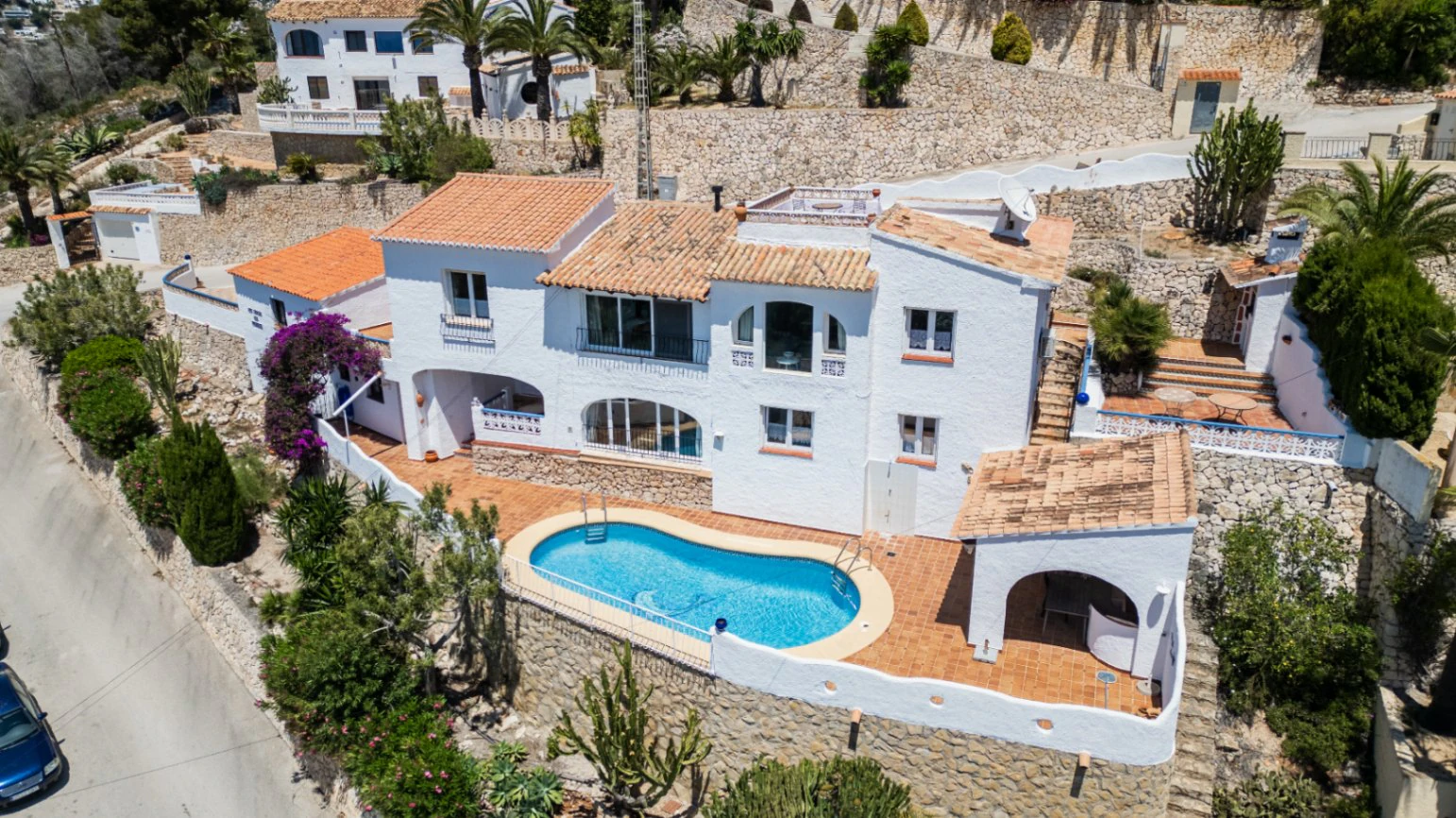 Villa à vendre avec des vues spectaculaires sur la mer