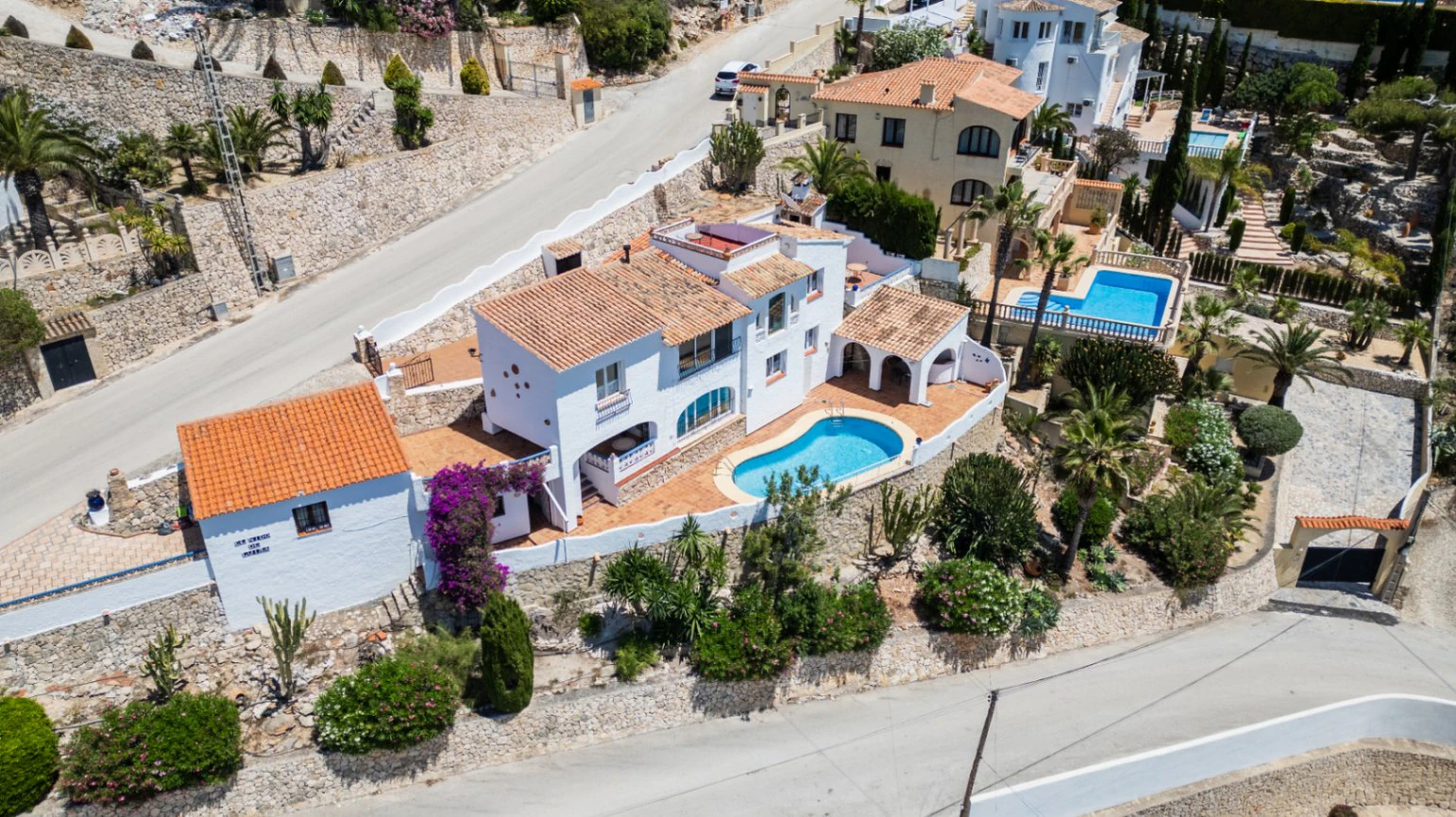 Villa à vendre avec des vues spectaculaires sur la mer