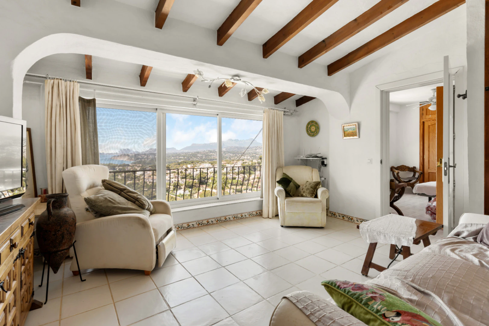Villa à vendre avec des vues spectaculaires sur la mer