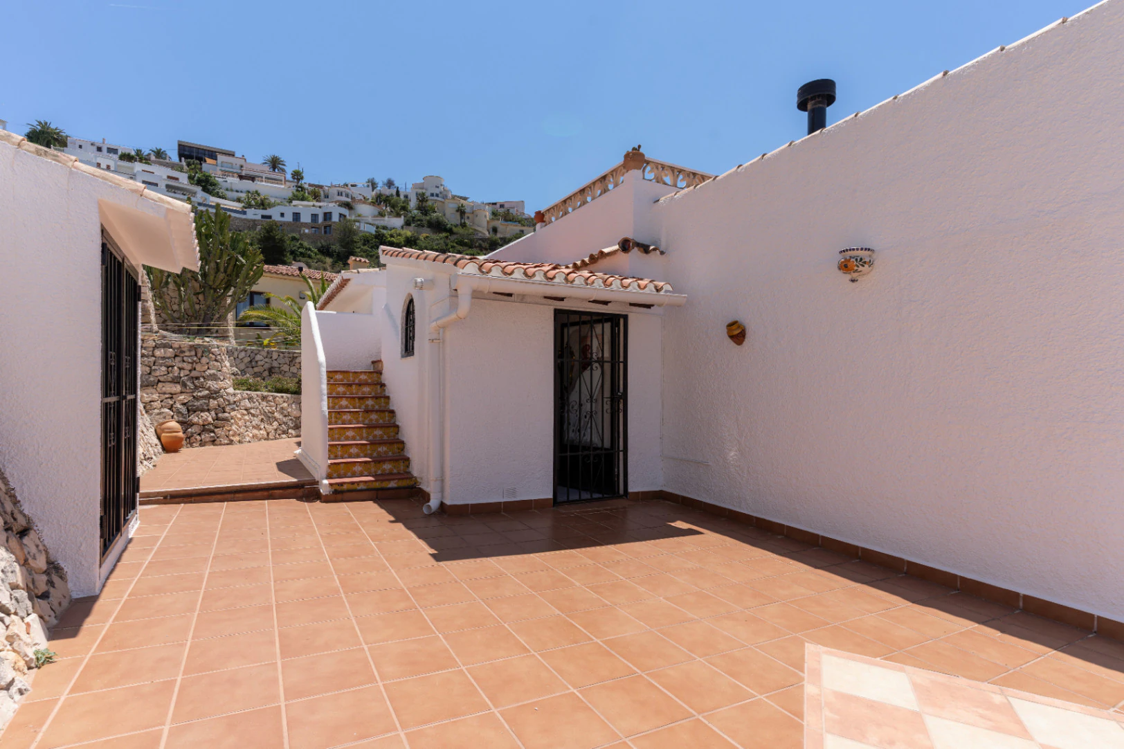 Villa à vendre avec des vues spectaculaires sur la mer