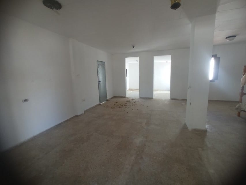Chalet en venta en las marinas con amplia parcela y piscina