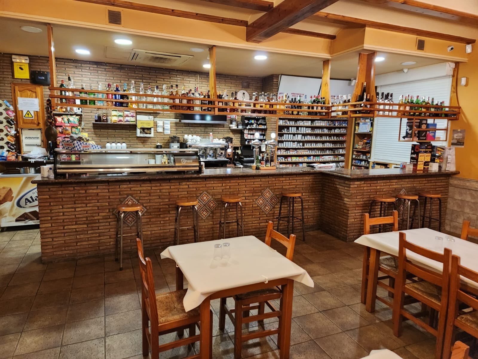 SE VENDE BAR-RESTAURANTE EN ELS POBLETS