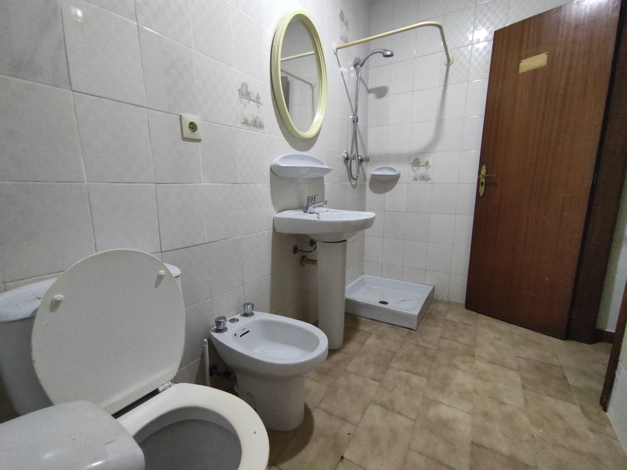 SE VENDE RESTAURANTE JUNTO A OFICINA EN DENIA