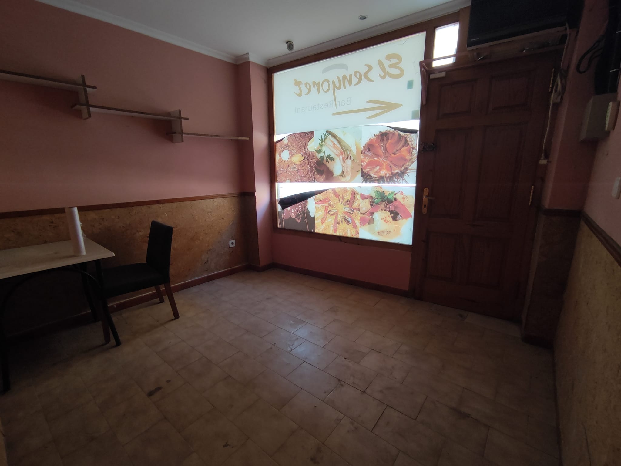 SE VENDE RESTAURANTE JUNTO A OFICINA EN DENIA