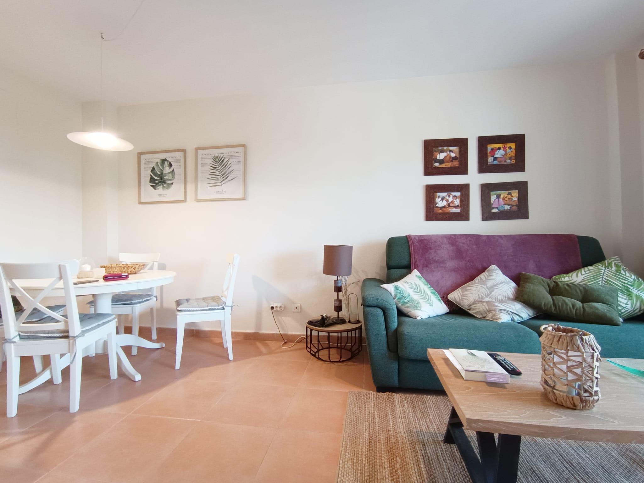 Apartamento cercano a la ciudad y dentro de una bonita urbanización.