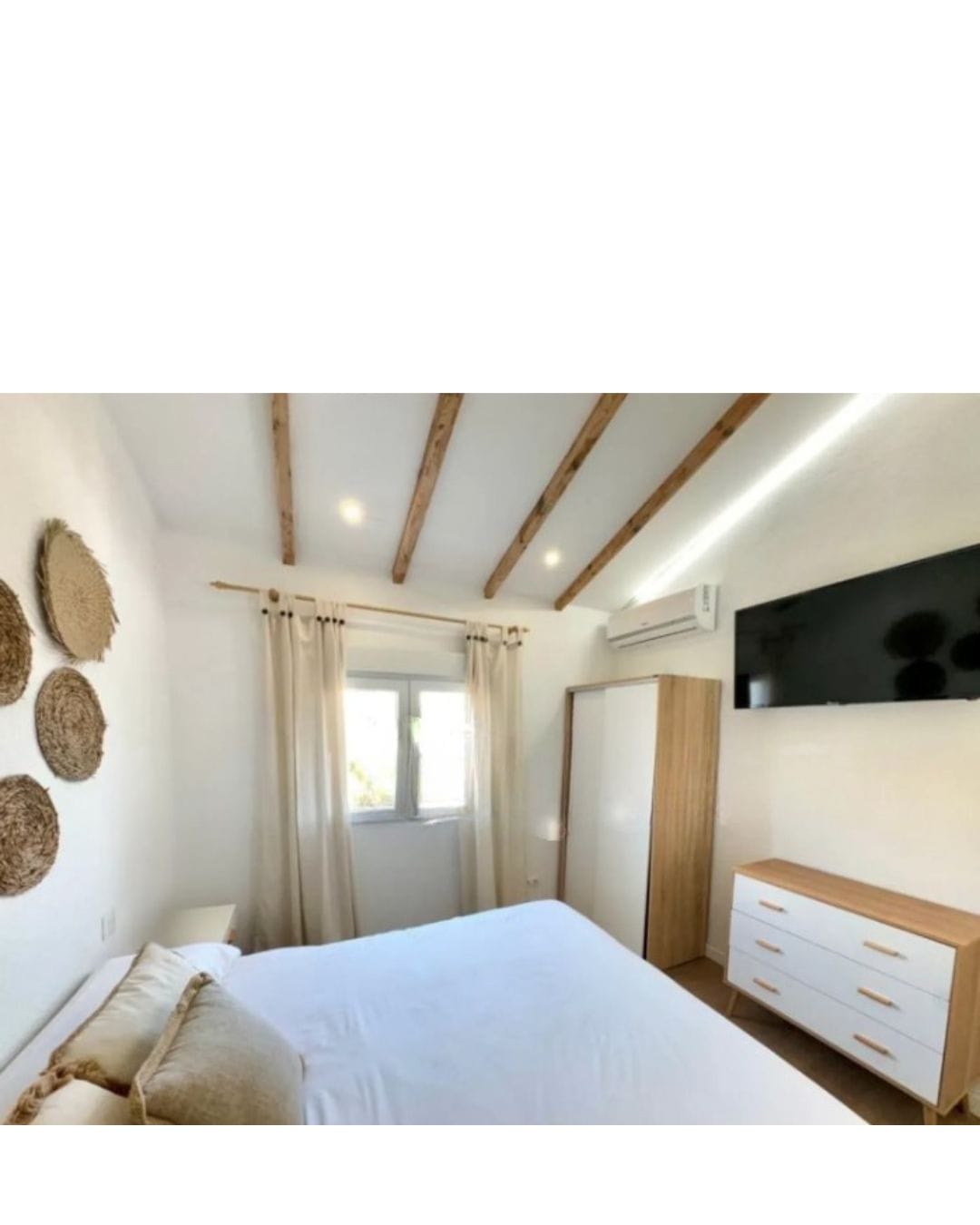 Villa Reformada con Vistas al Mar y Montaña – Dénia, Alicante