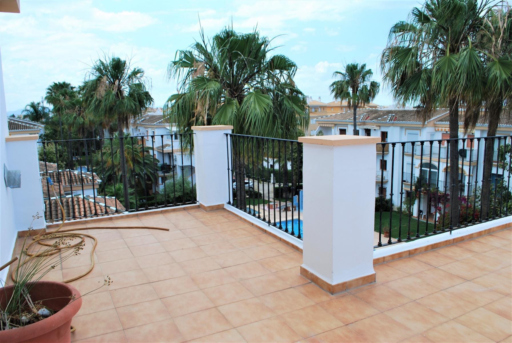 Ático con terraza espectacular cerca de una magnífica playa en Las Marinas.