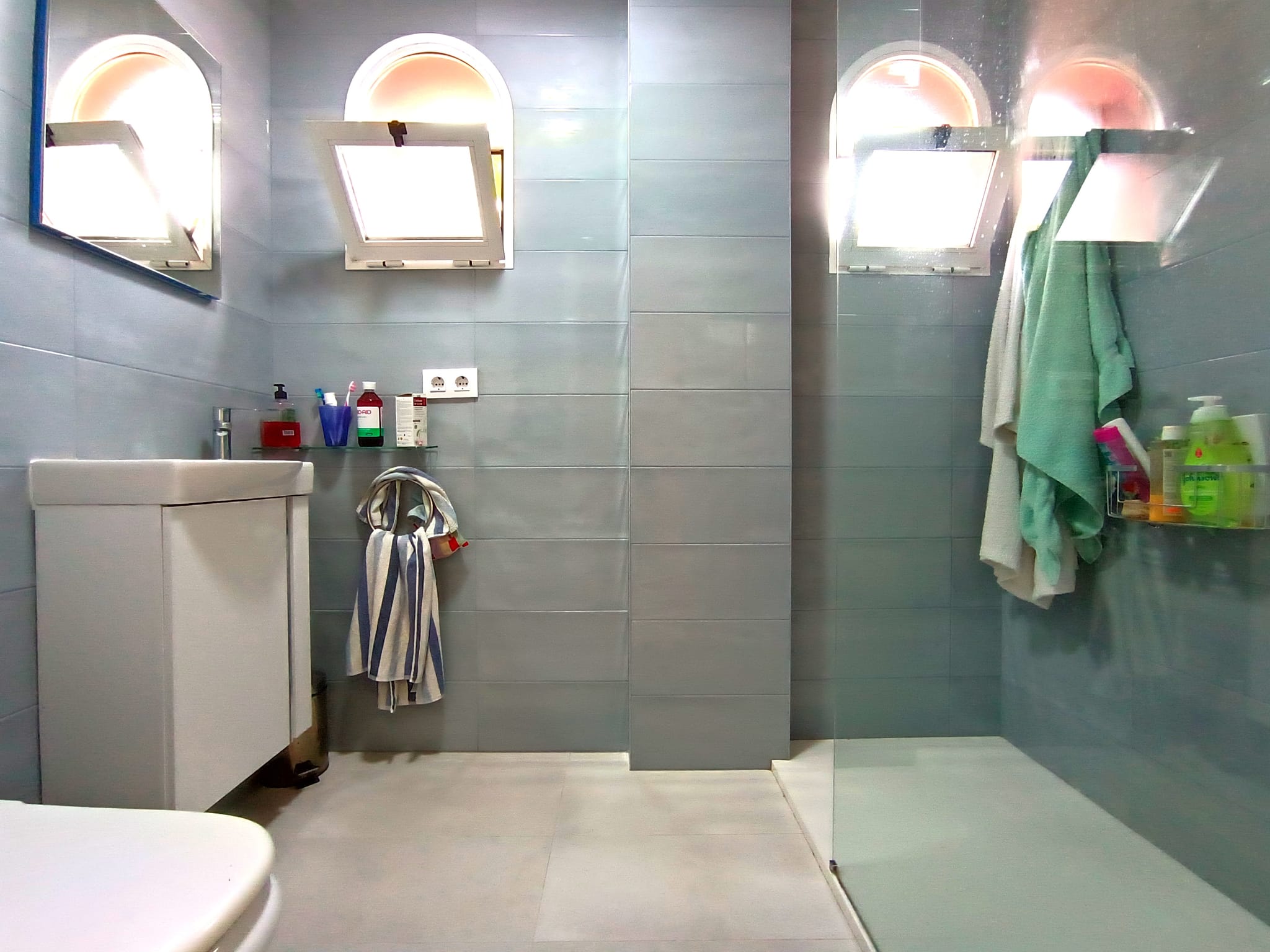 Apartamento cercano a la ciudad y dentro de una bonita urbanización.