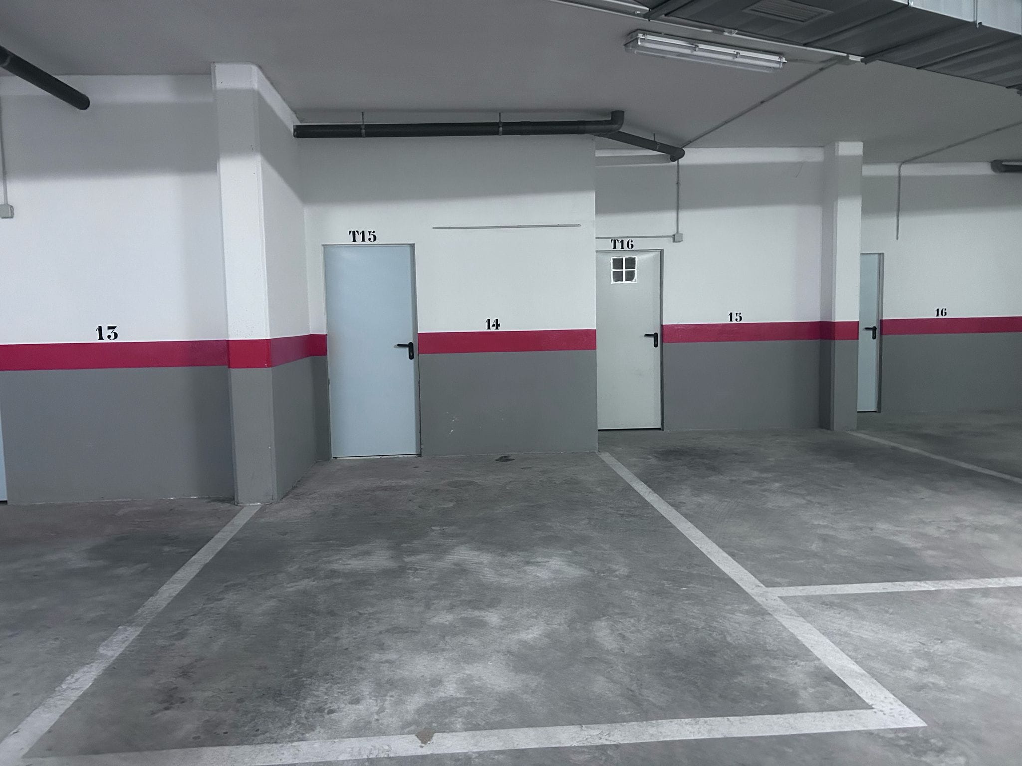 Plaza de garaje en planta sótano en edificio de playa de Las Marinas km 3.5