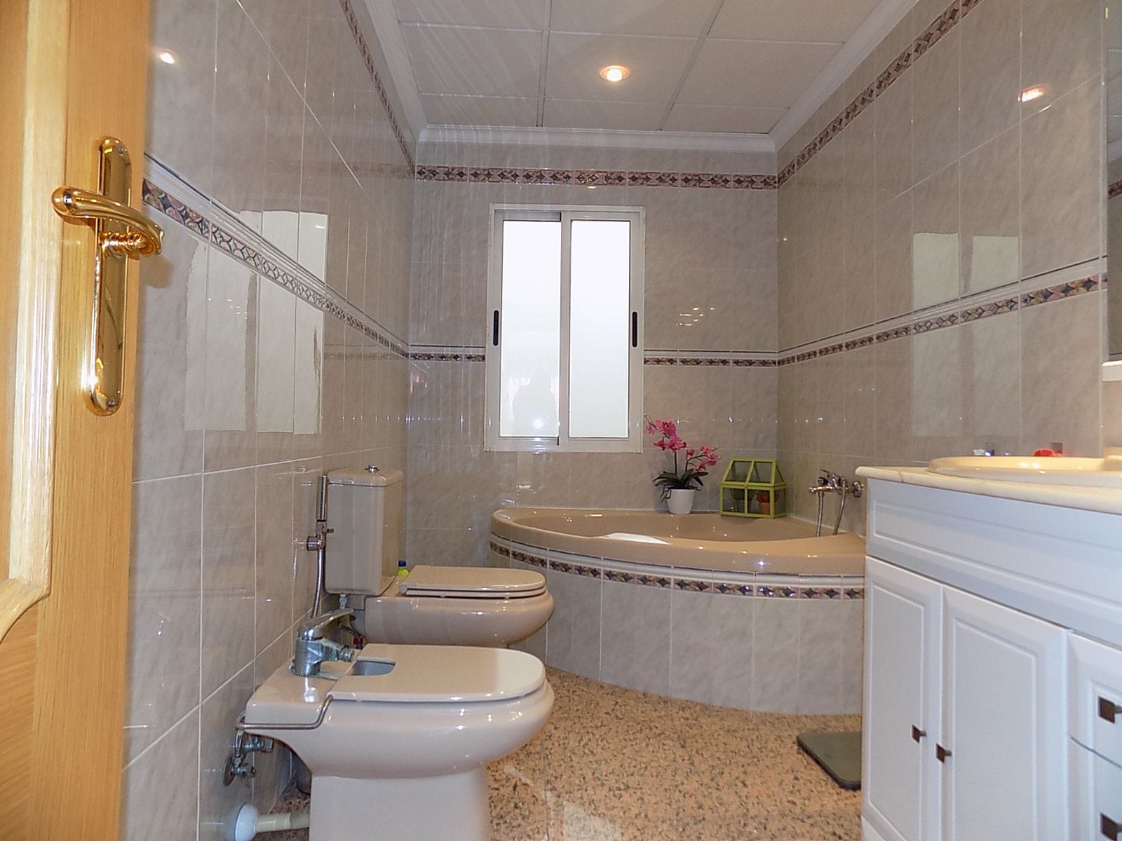 EDIFICIO EN VENTA 950m2 - VIVIENDA + NEGOCIO